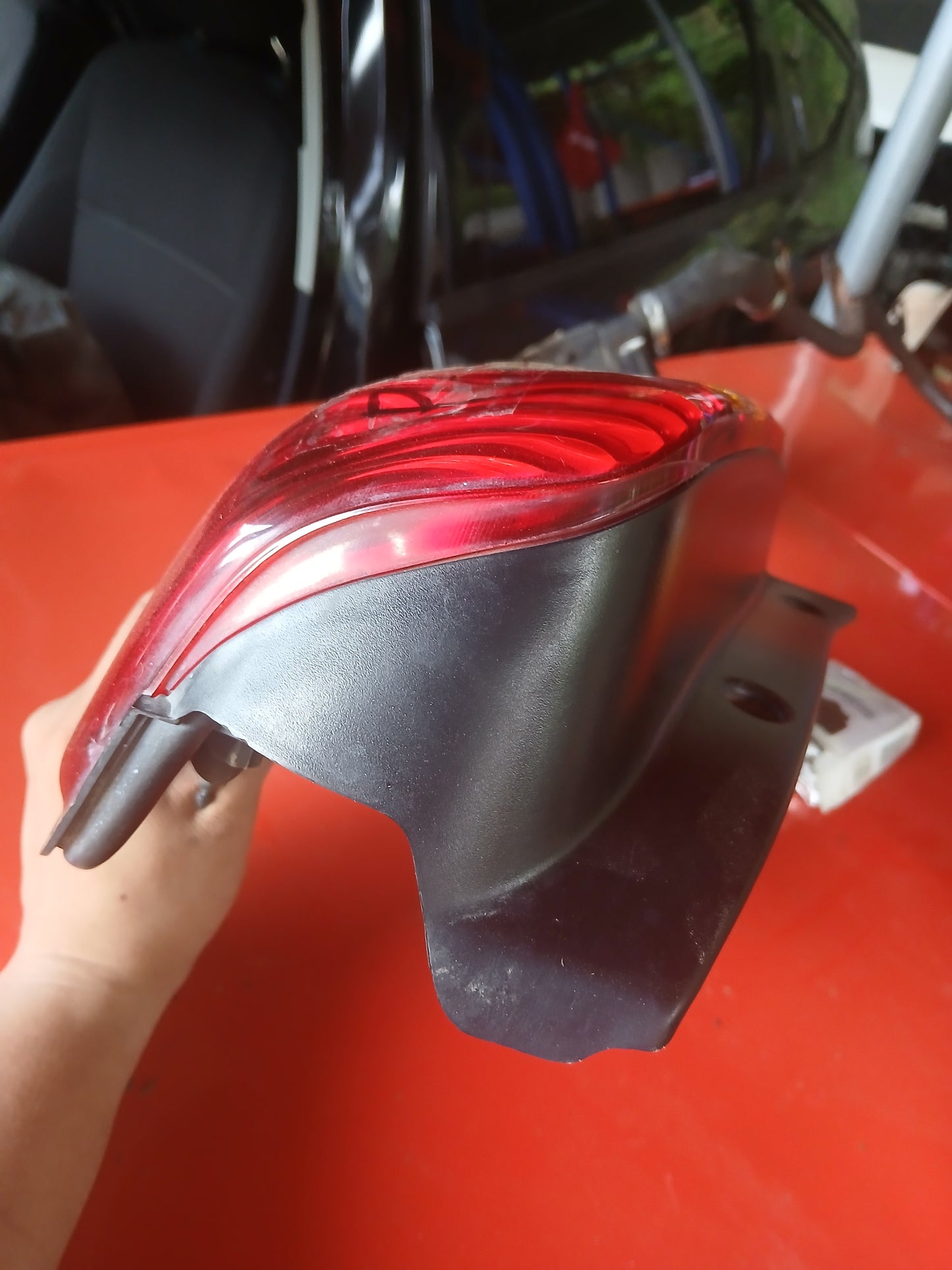 Ford Eacape Tail Light | Gen 1 | 2002 -2006 | 2.0, 2.3, 3.0