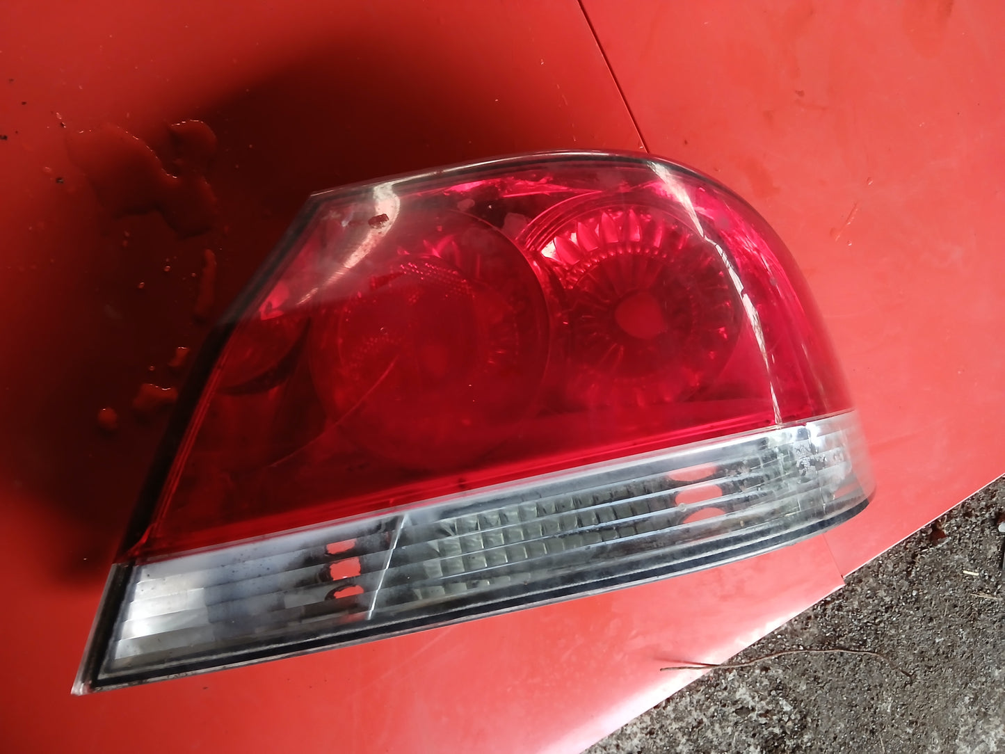 Mitsubishi Lancer Cedia Tail Light Driver Side ( with issue )