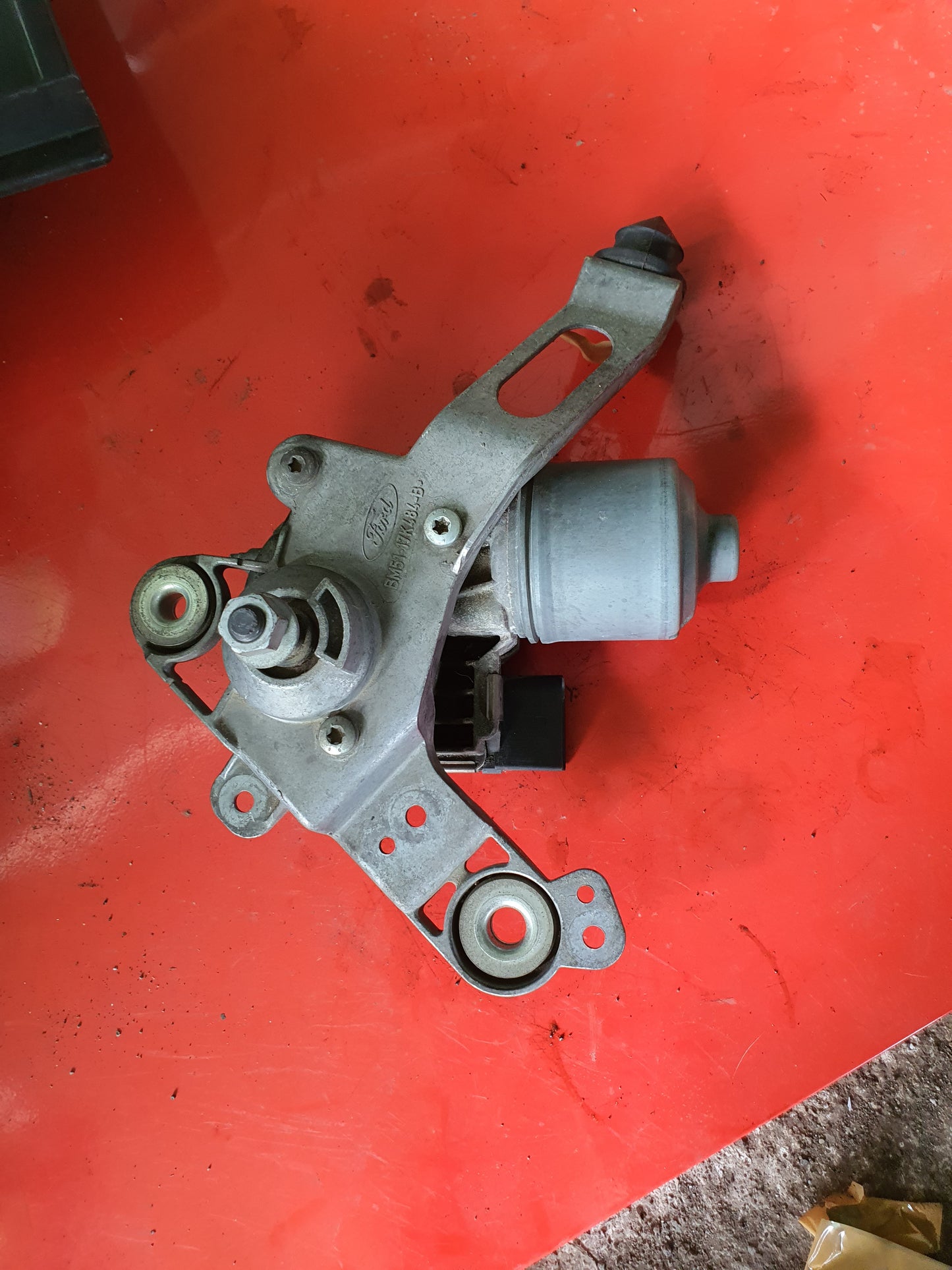 Ford Focus | Red | 2.0 | Wiper Motor