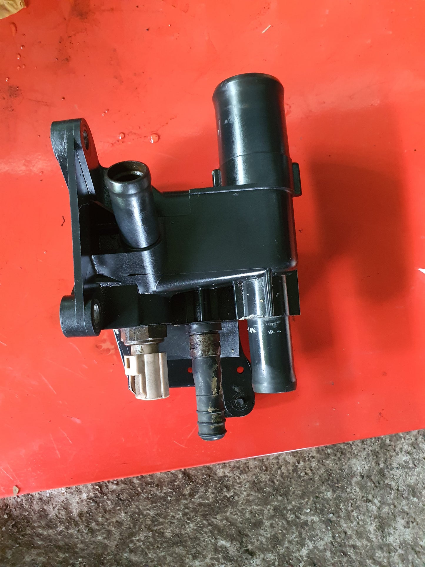 Mazda Tribute | 2.3 | Thermostat Housing