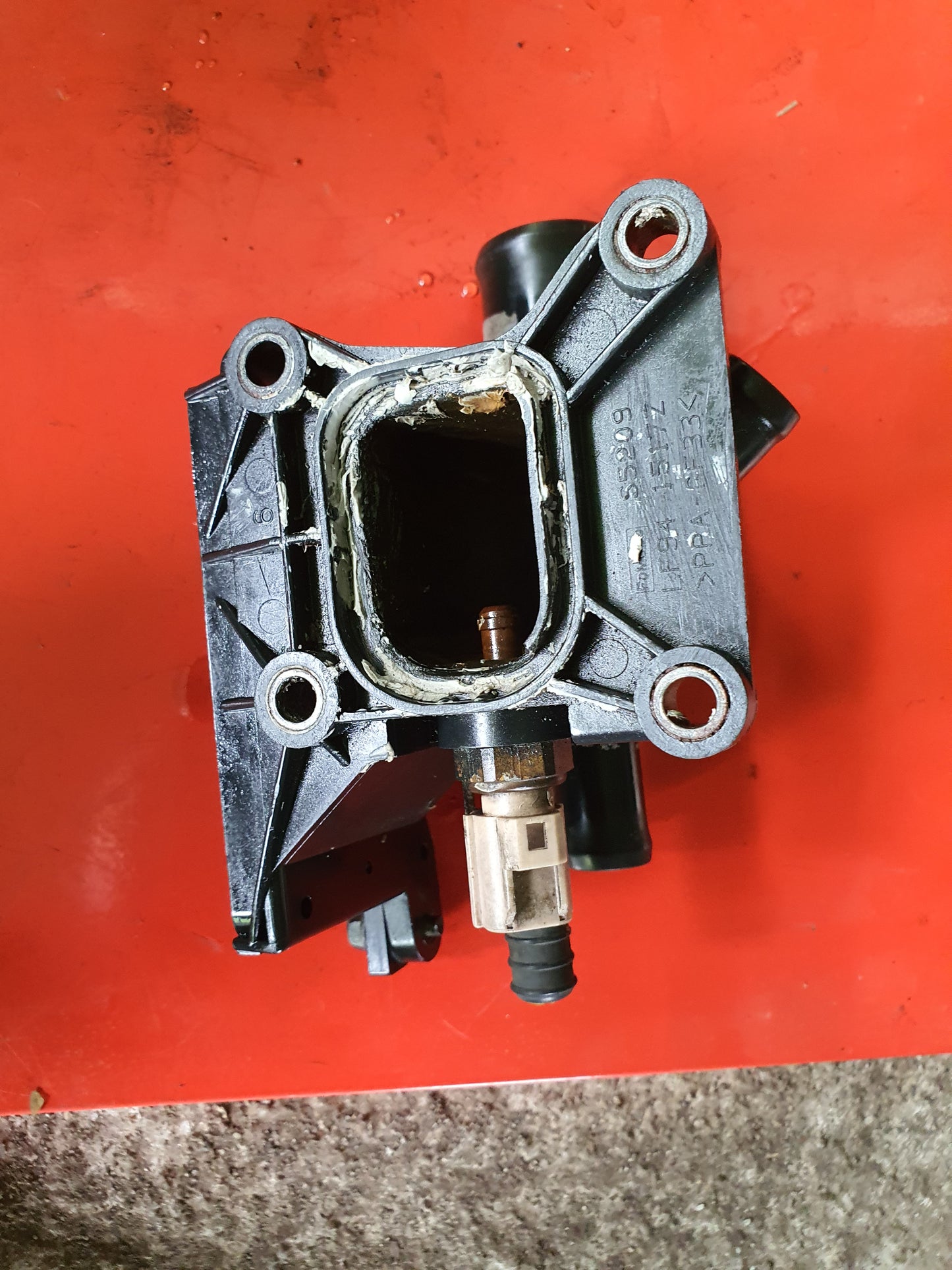 Mazda Tribute | 2.3 | Thermostat Housing
