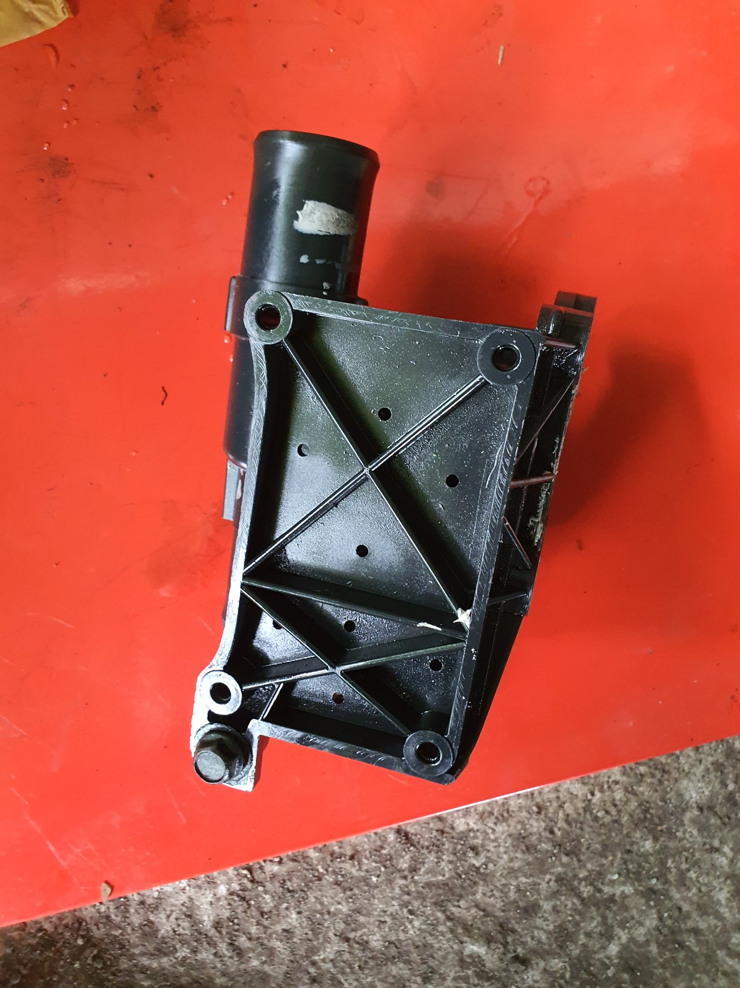 Mazda Tribute | 2.3 | Thermostat Housing