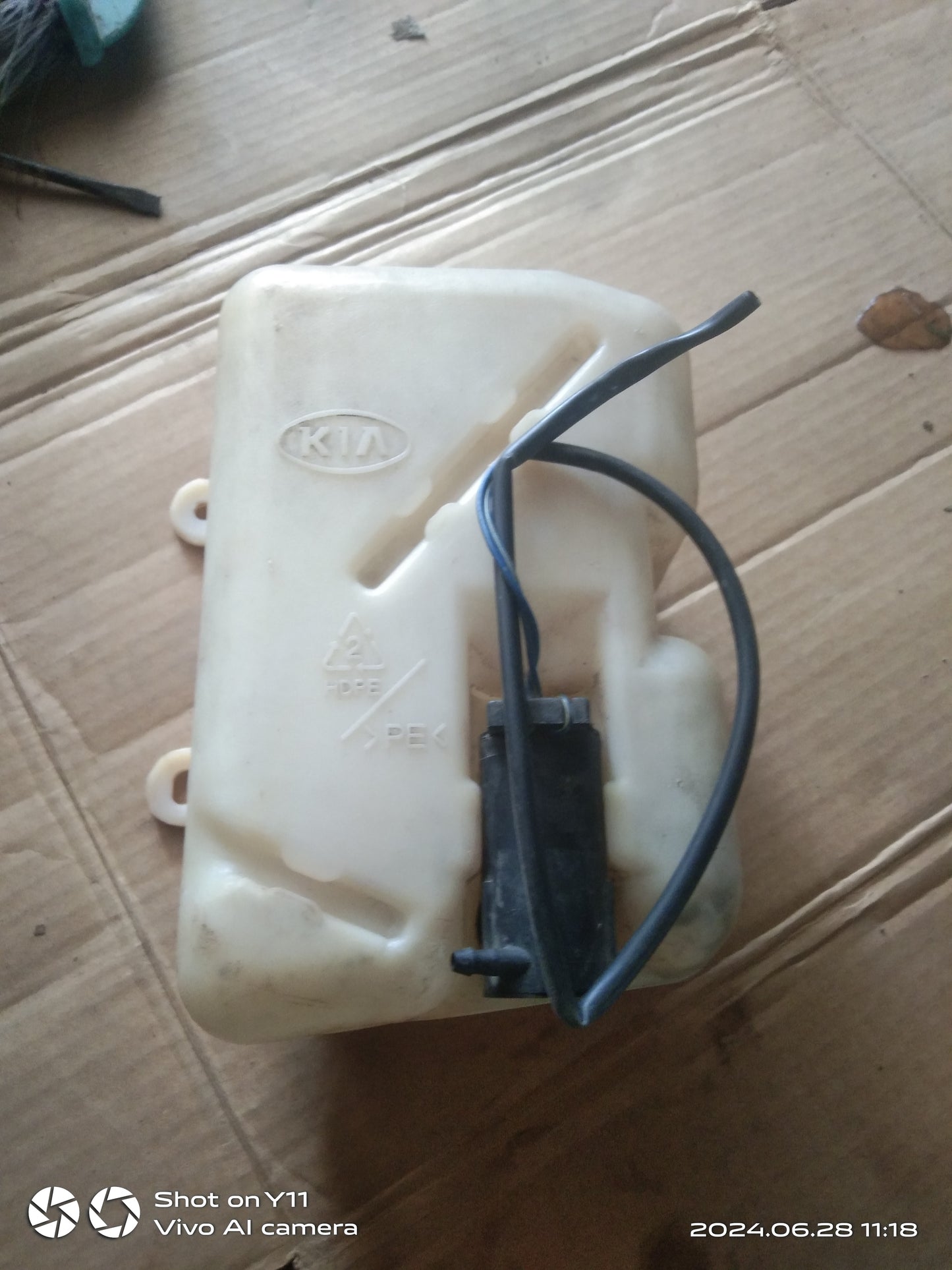 KIA CARNIVAL WATER TANK