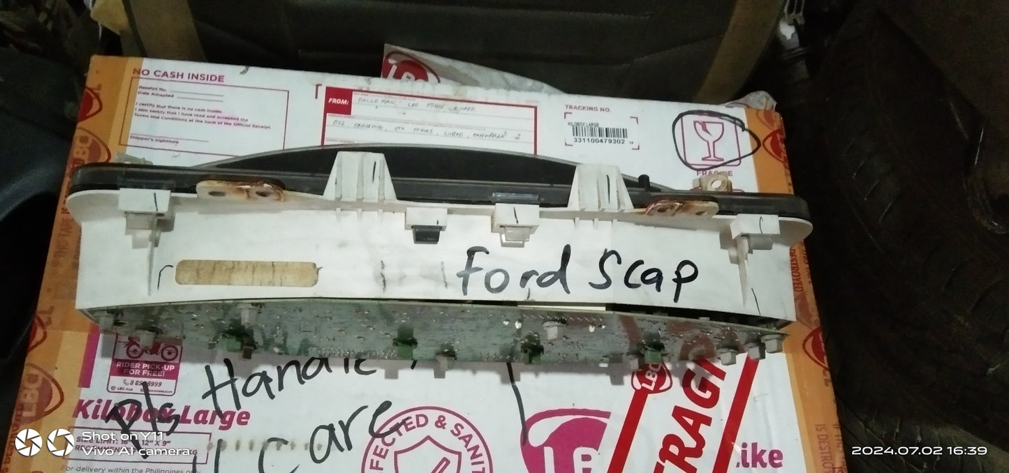 Ford Escape Panel Gauge