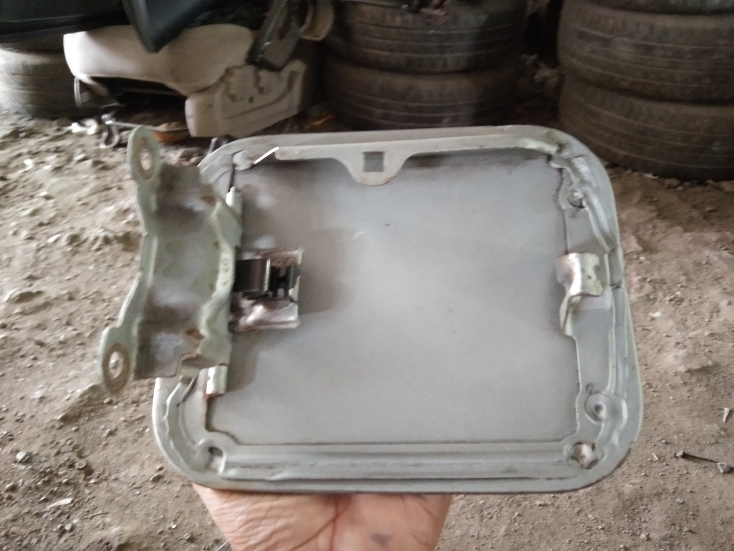 Gallant Gas Tank Cover