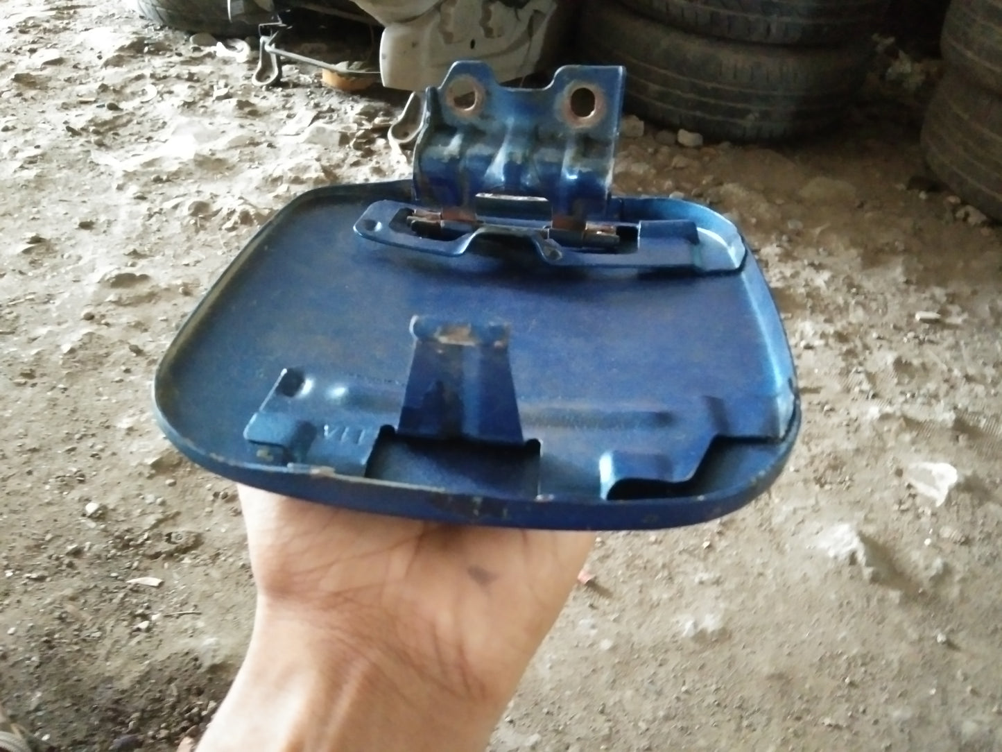 Escape Gas Tank Cover
