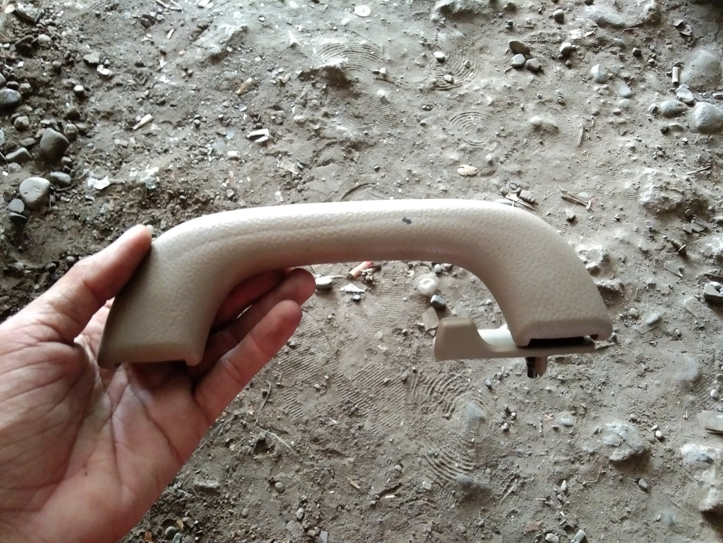 Optra 1.6 Selling Handle Front Driver Side