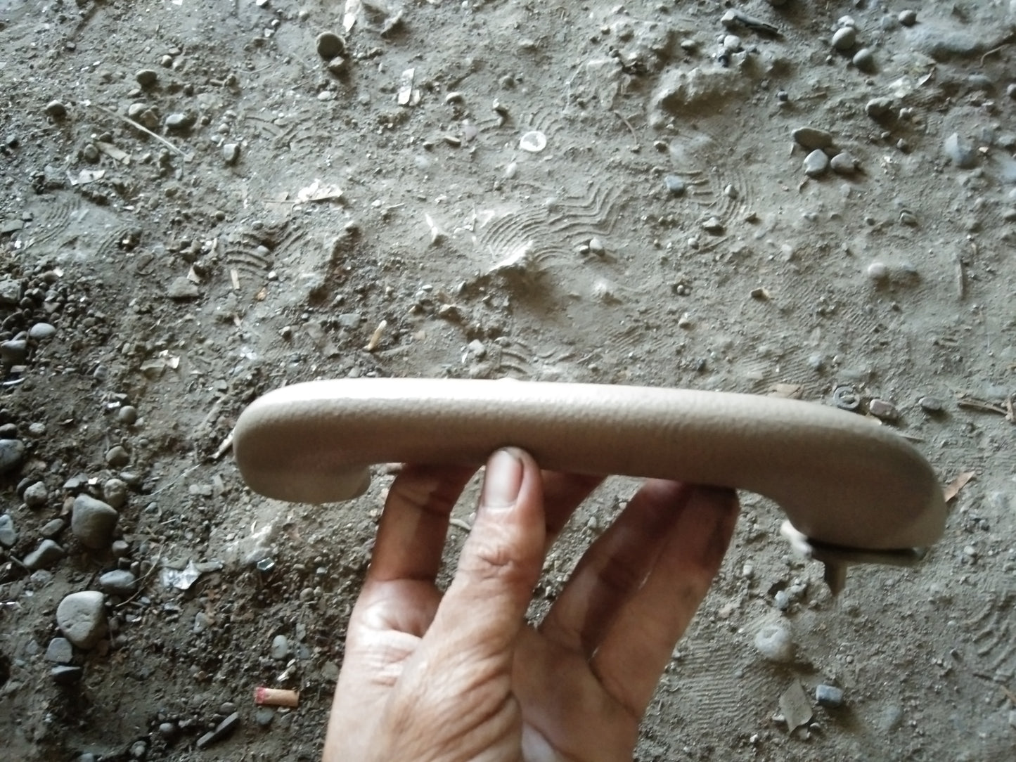 Optra 1.8 Selling Handle Front Passenger Side