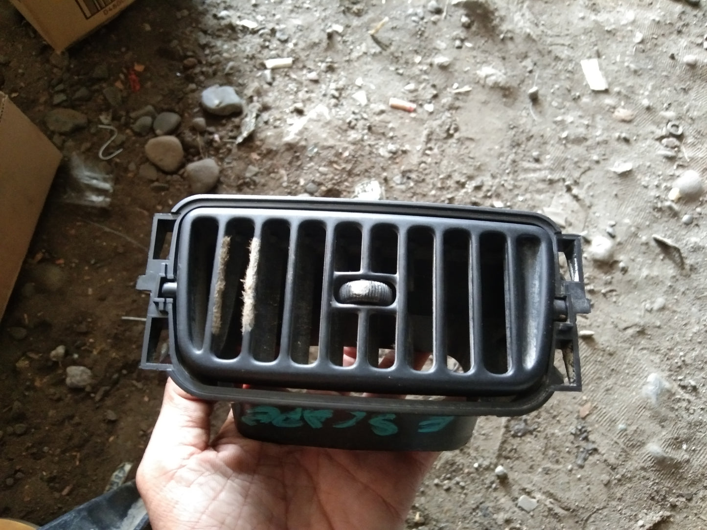 Ford Escape Air-Con Louver