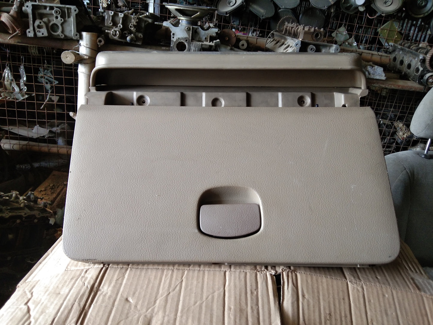 Optra 1.6 Glove Box