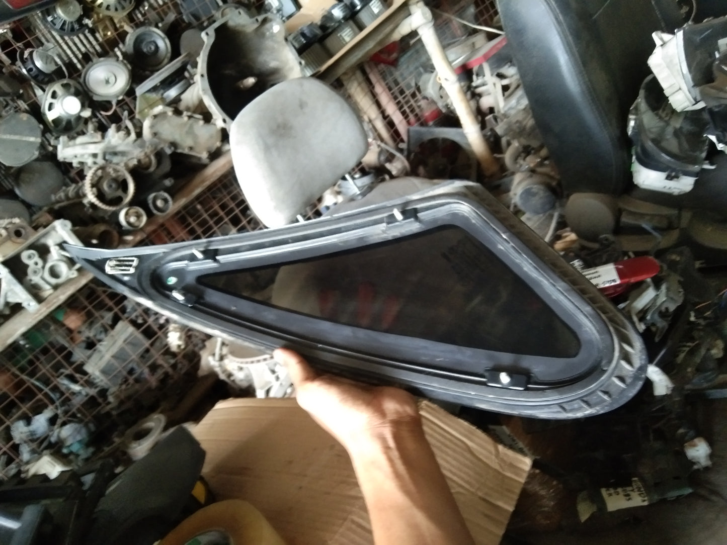 Optra 1.8 Quarter Glass Driver Side