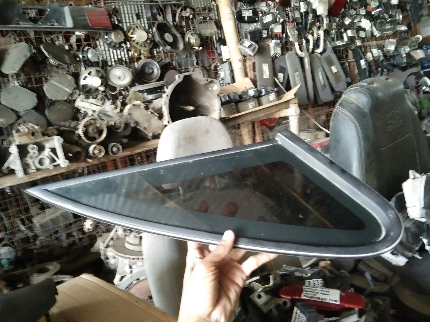Optra 1.8 Quarter Glass Passenger Side