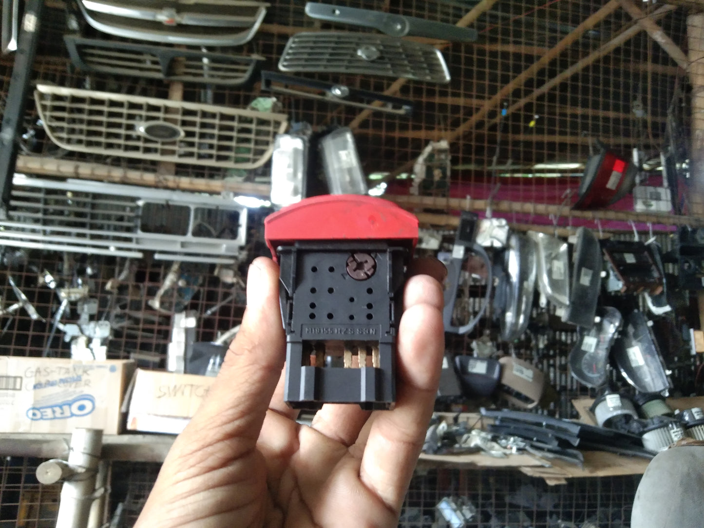Ford Escape 3.0 Hazzard Switch