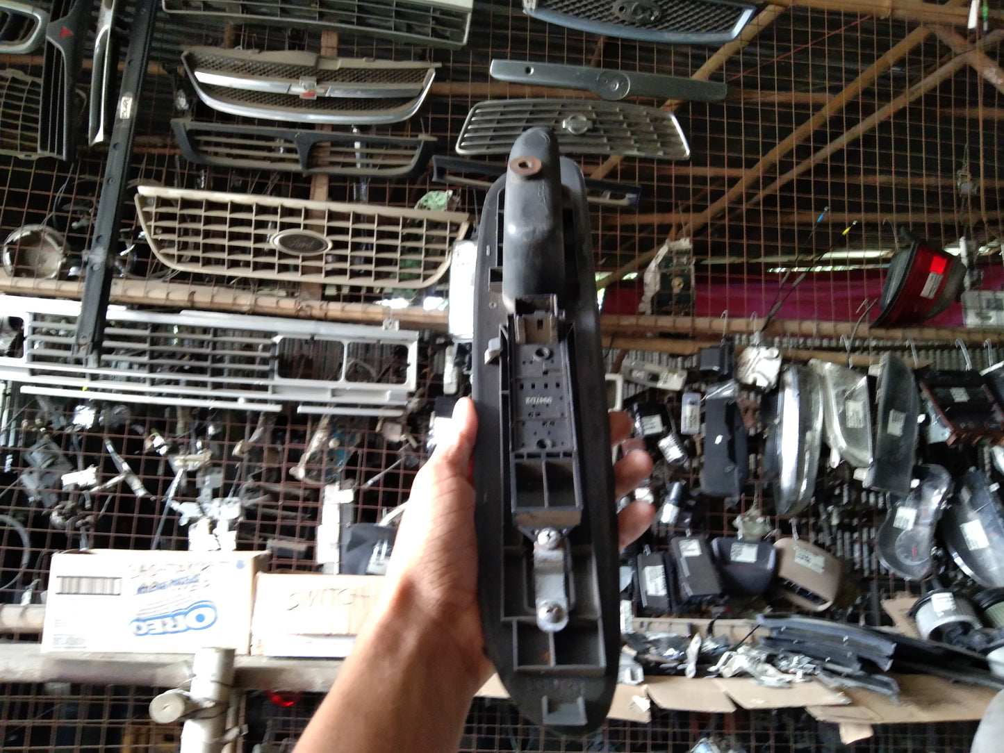 Lancer Pitsa Window Switch Rear Driver Side