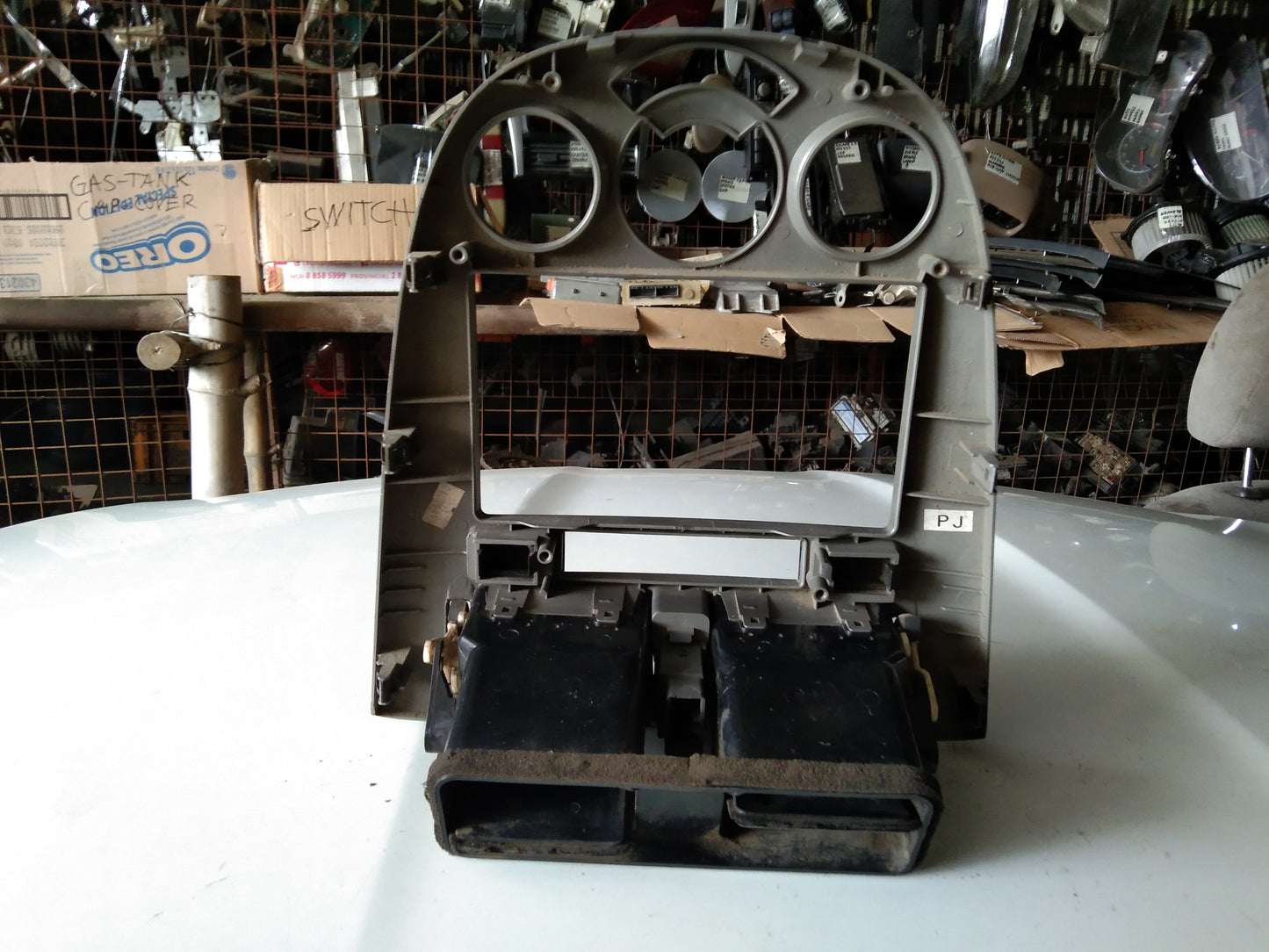 Optra Center Frame