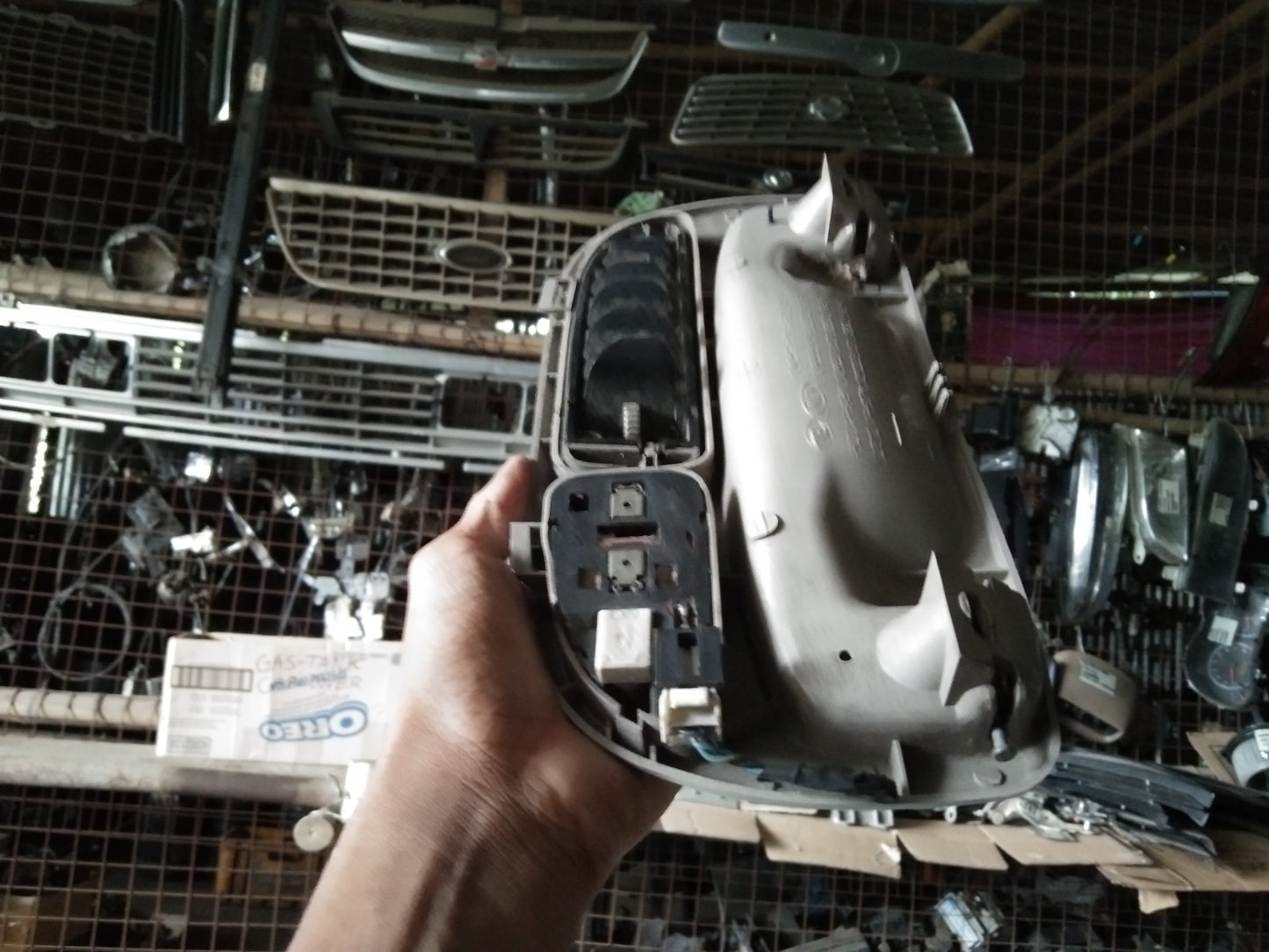KIA Carnival Selling Handle Driver Side