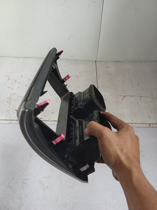 Center Frame | Toyota Vios E