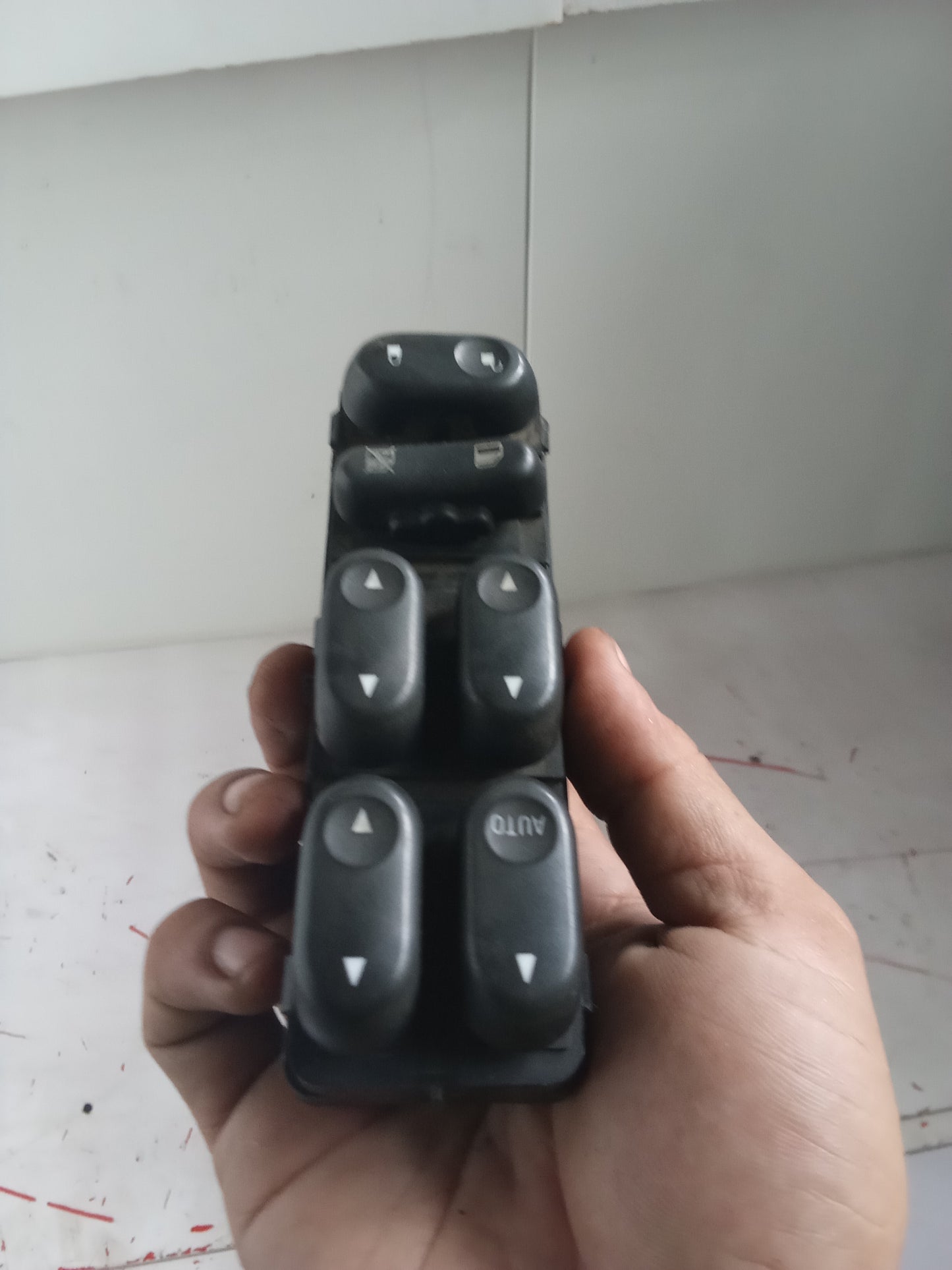 Main Switch | Mazda Tribute 2.3