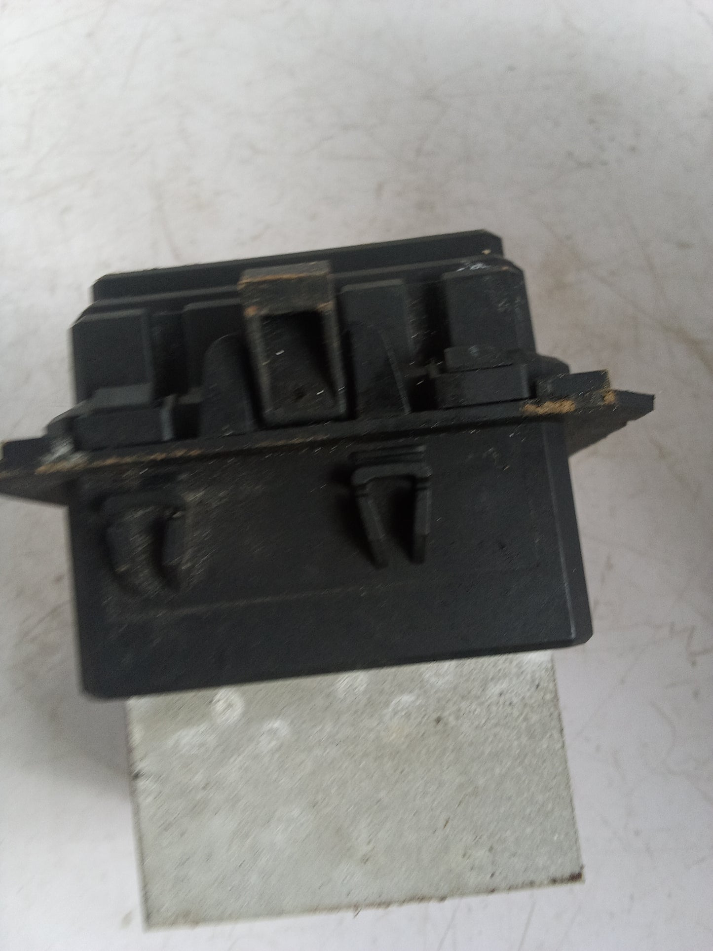 Resistor Block | Subaru Forester