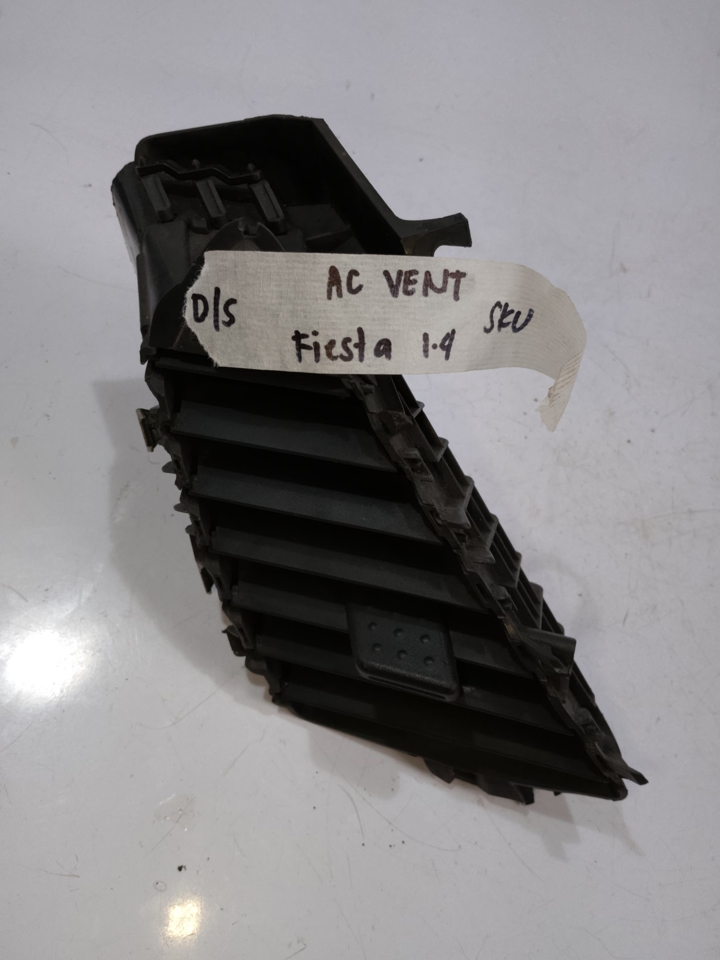 AC Vent | Driver Side | Ford Fiesta 1.4