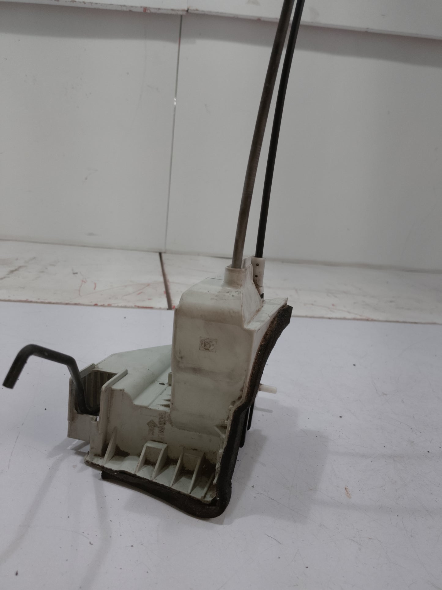 Door Lock Aquitor | Passenger Side | Hyundai Reina
