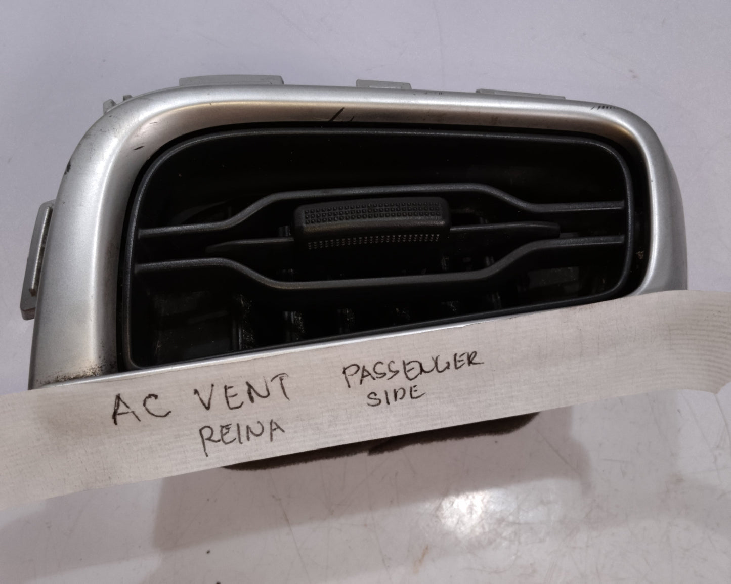 AC Vent | Passenger Side | Hyundai Reina