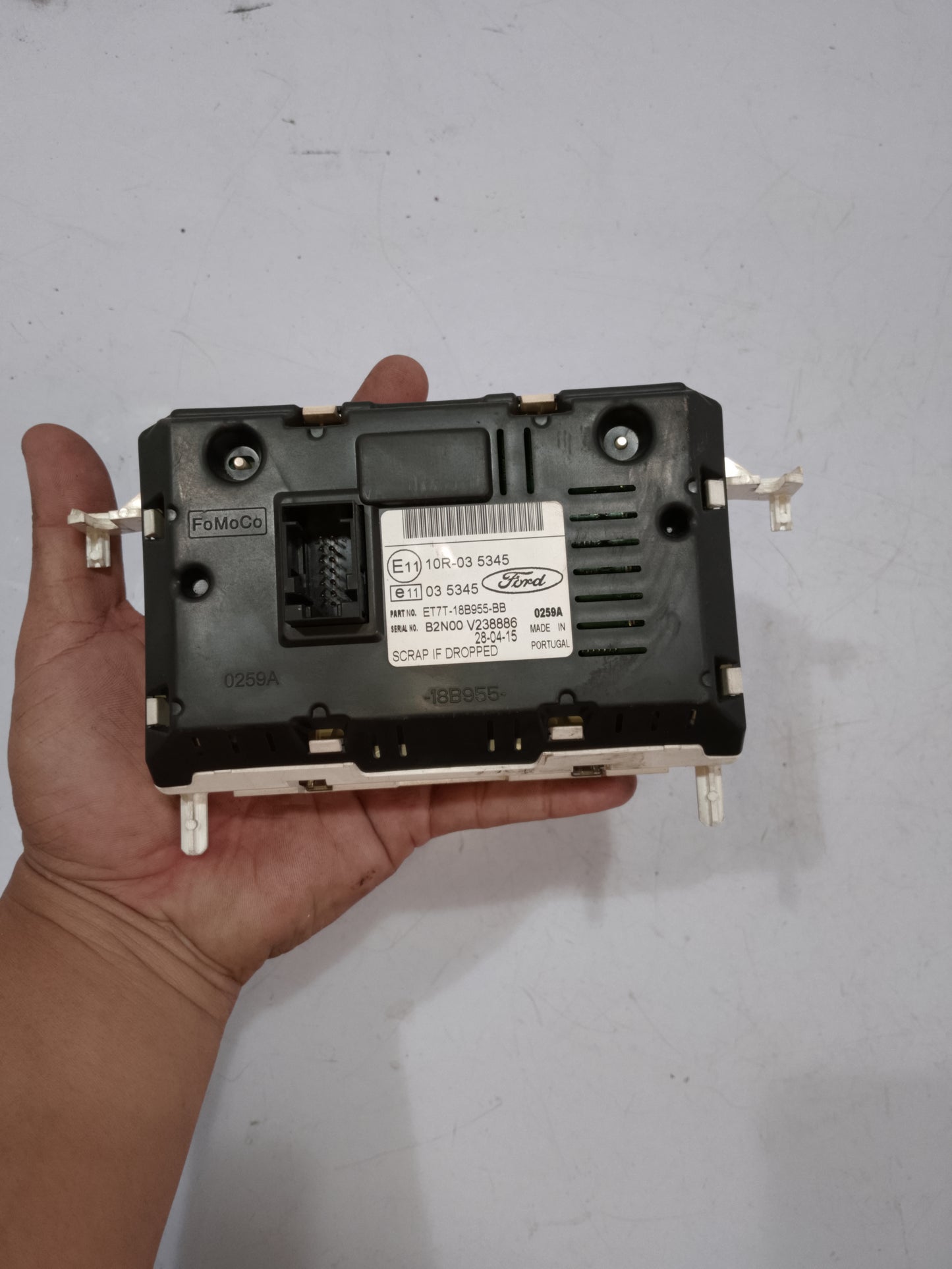 Digital Clock | Ford Fiesta 1.5