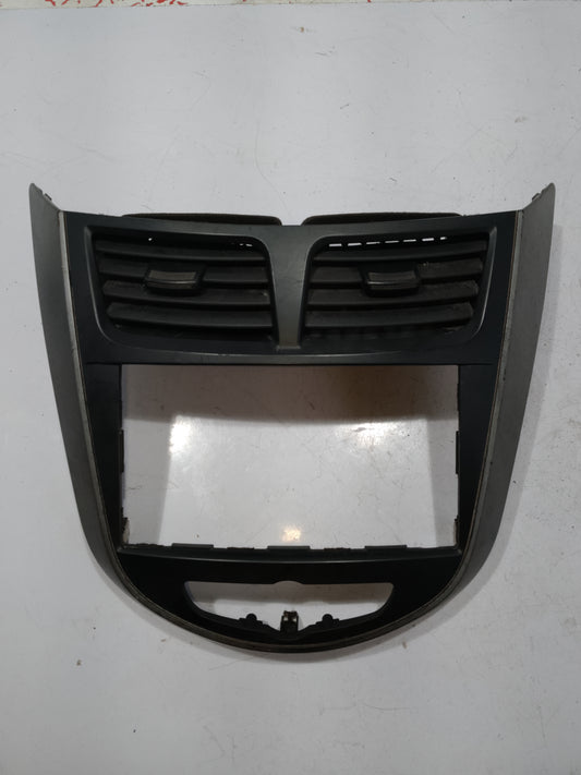 Center Frame With AC Vent | Hyundai Accent
