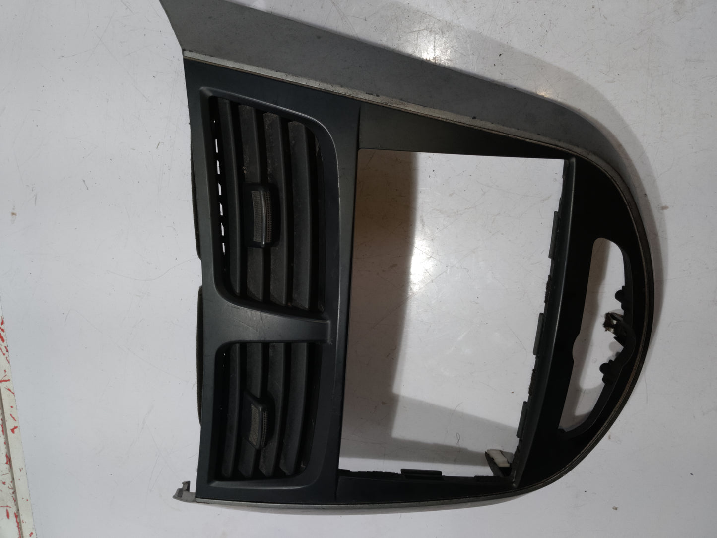 Center Frame With AC Vent | Hyundai Accent