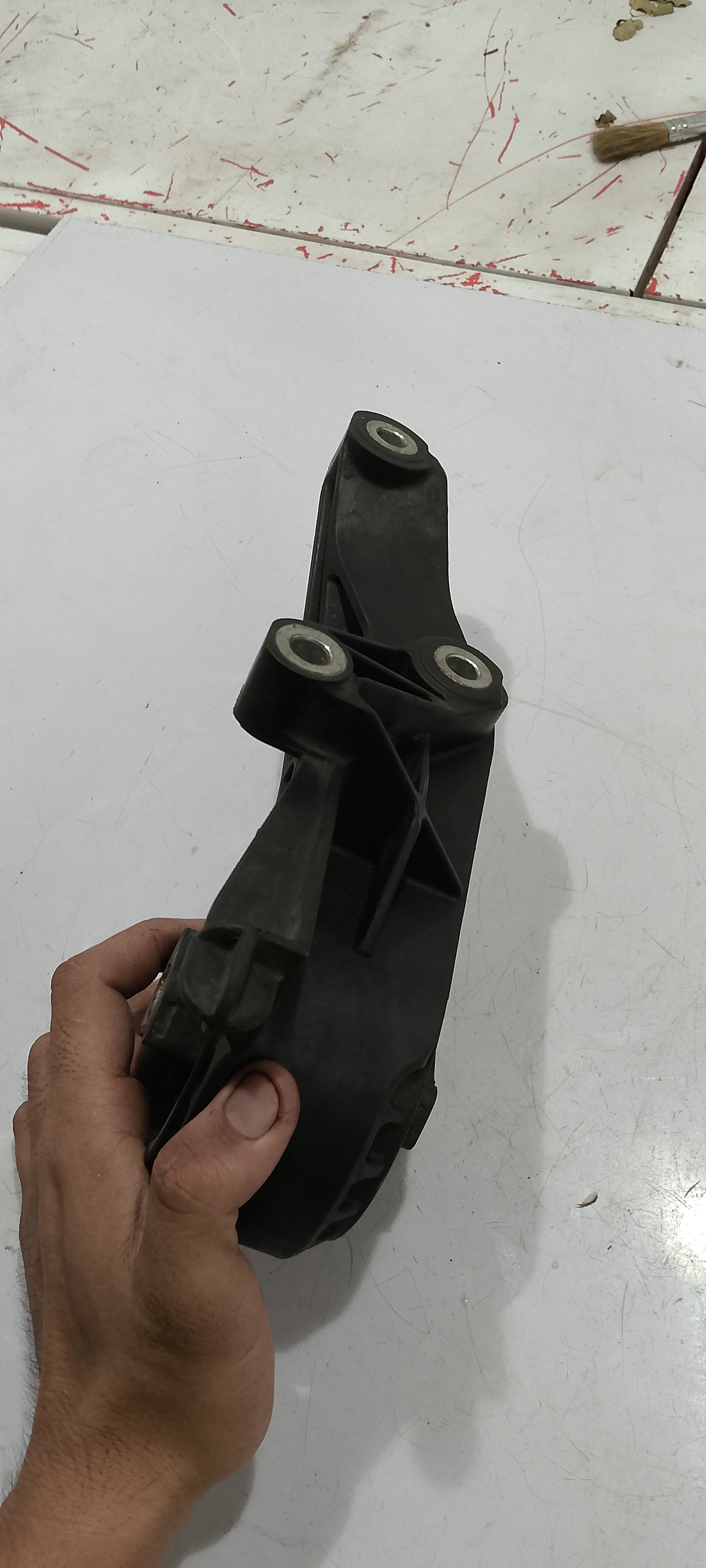 Transmission support cruze