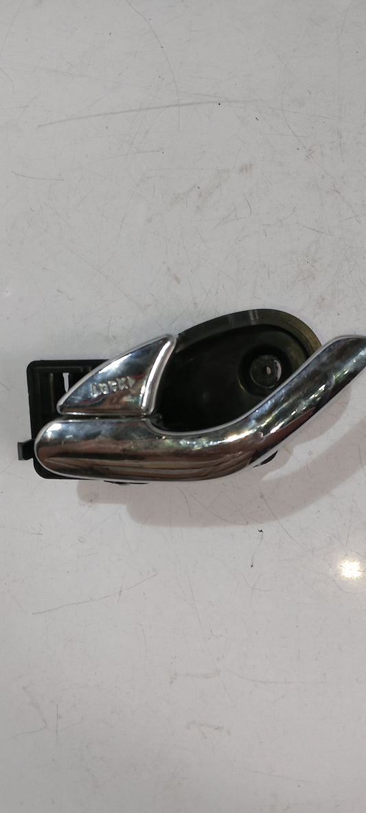 Inner Door Handle | Front Driver Side | Ford Escape 2.3