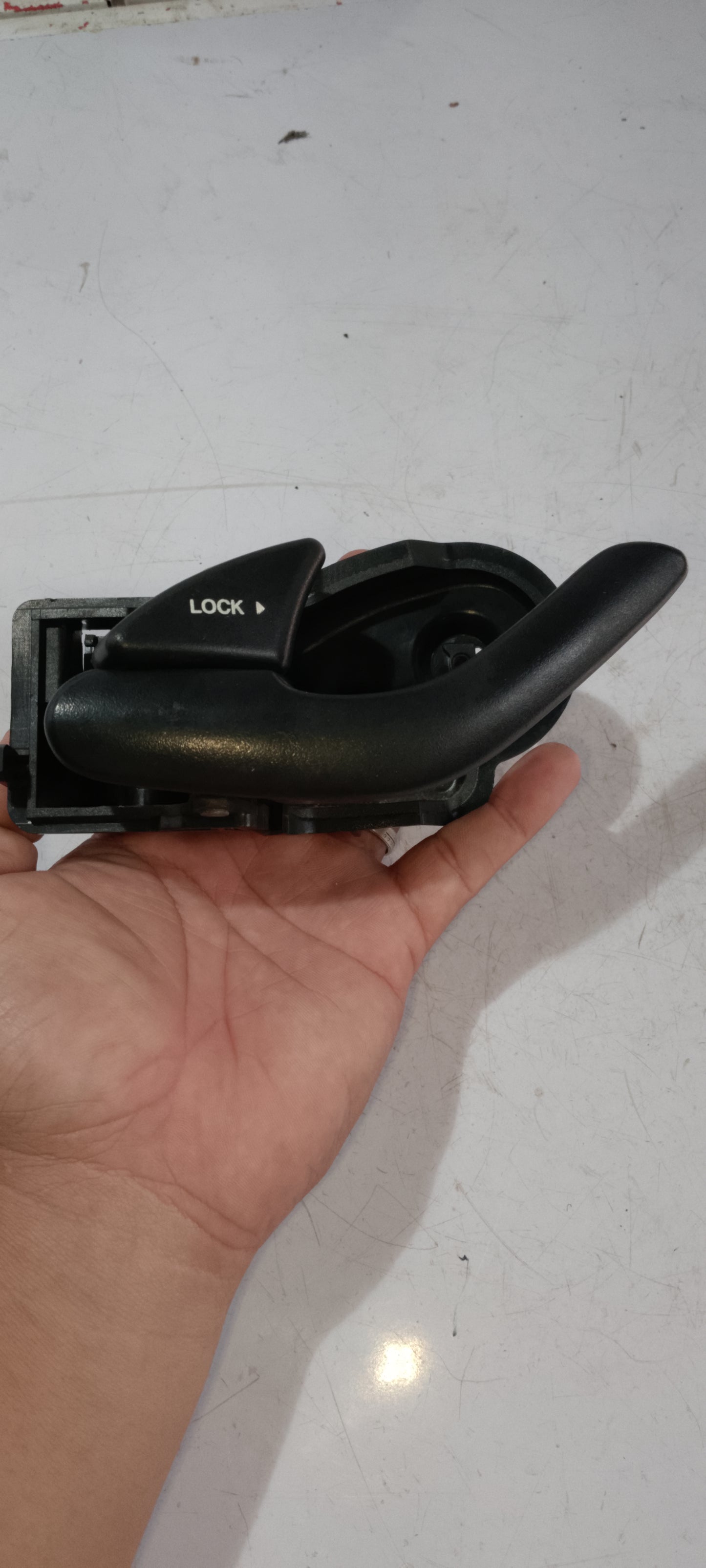 Inner Door Handle | Driver Side | Ford Escape 2.0