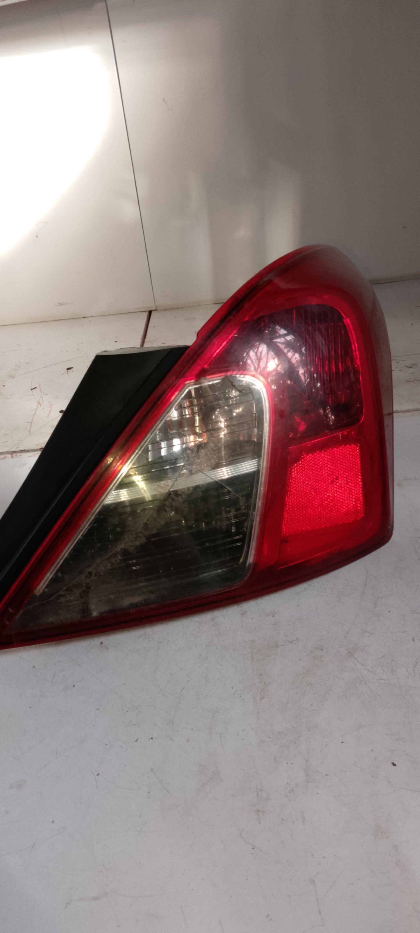 Tail Light | Passenger Side | With Issue Crack Lens| Toyota Vios Robin