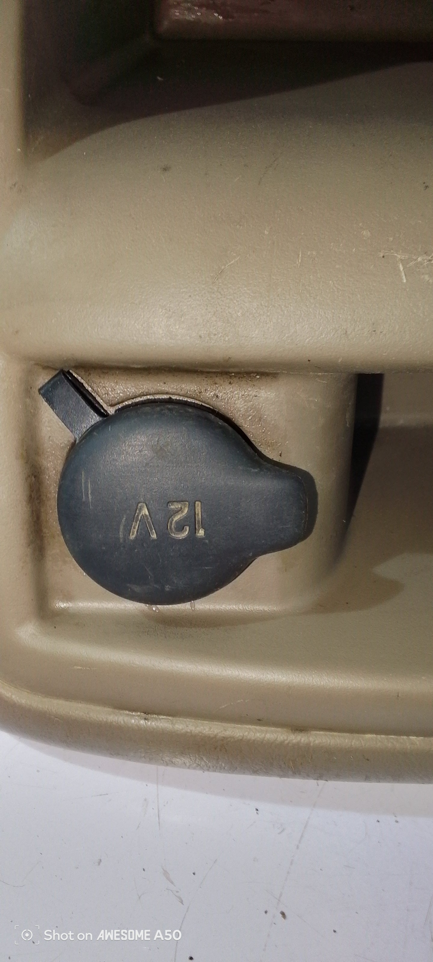 Center middle console|Escape 2.0