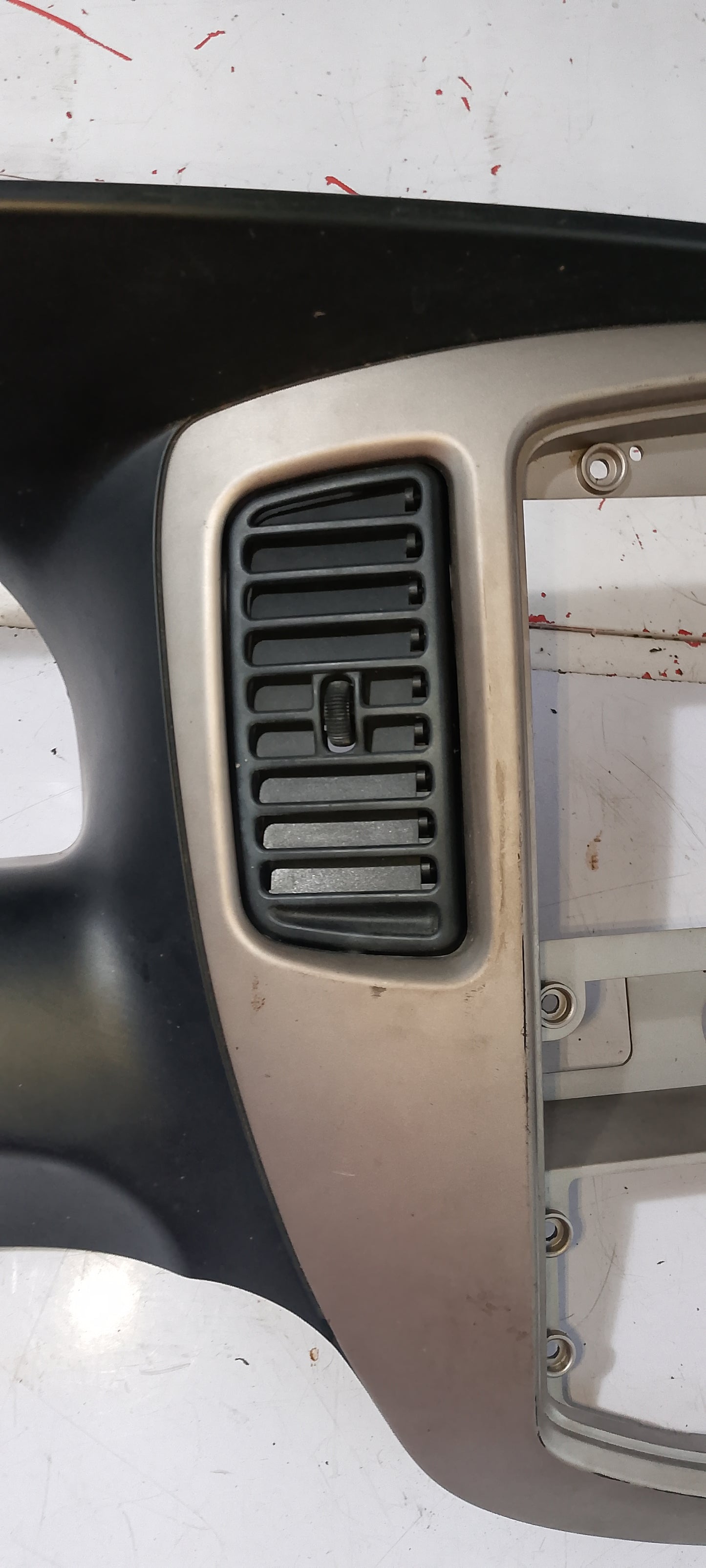 Center panel w/AC vent escape 2.0