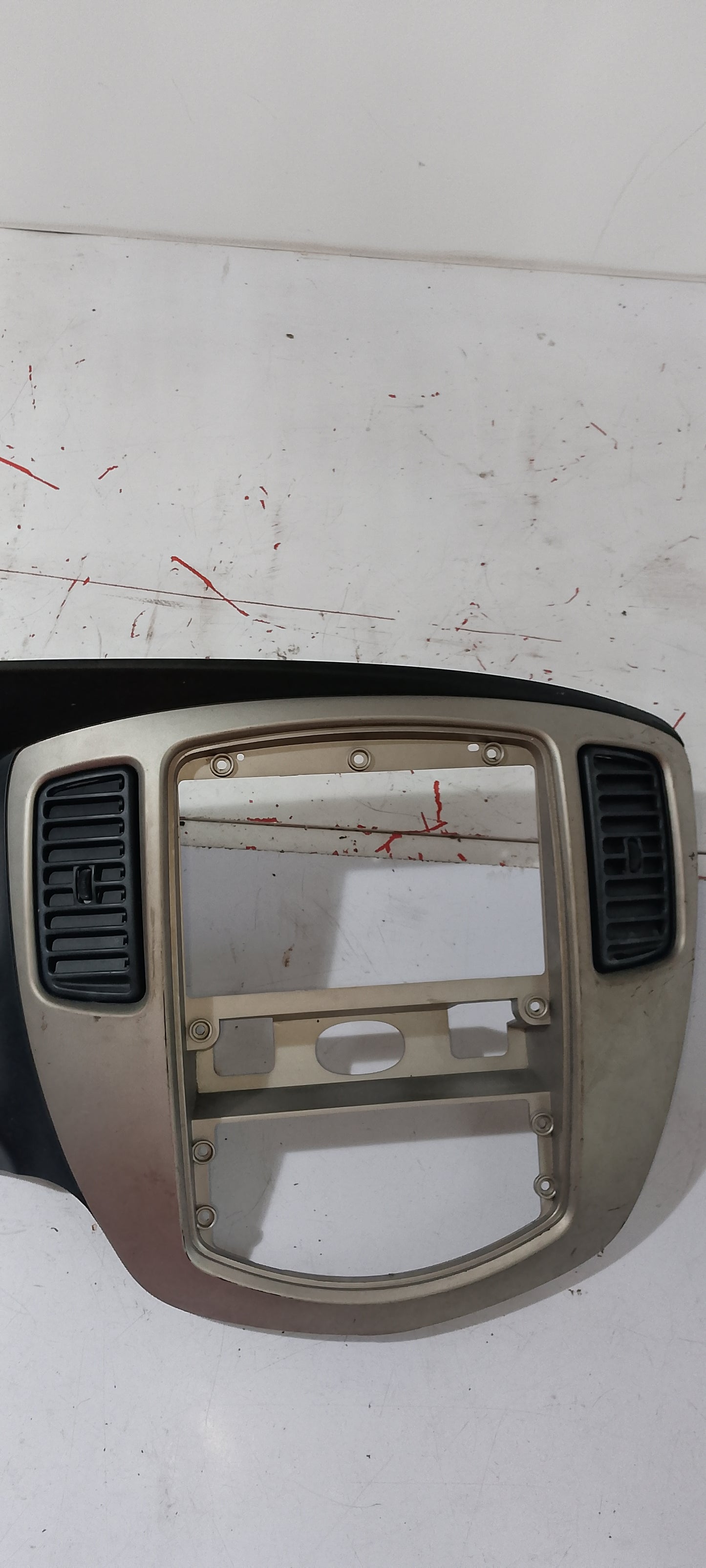 Center panel w/AC vent escape 2.0