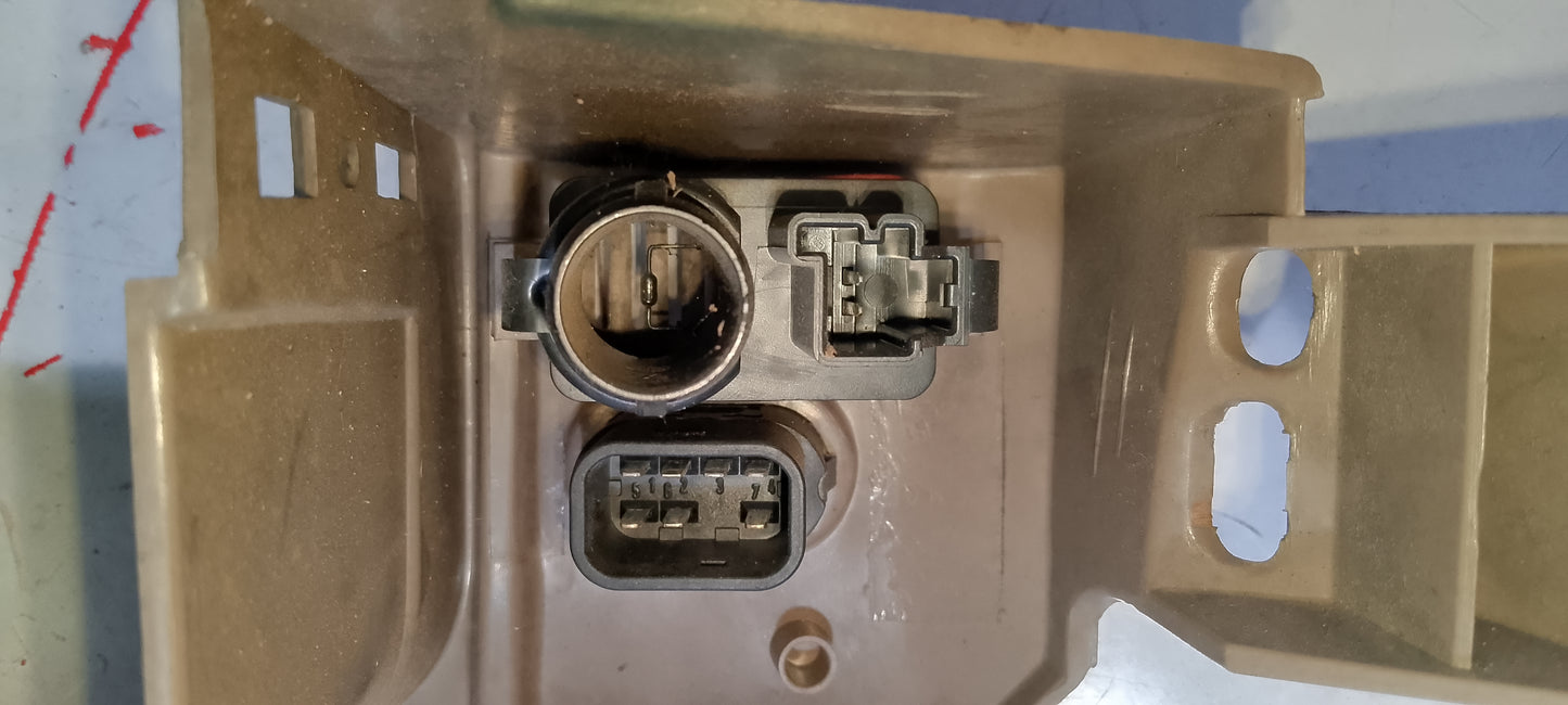 Center frame Whead light switch/AC VENT