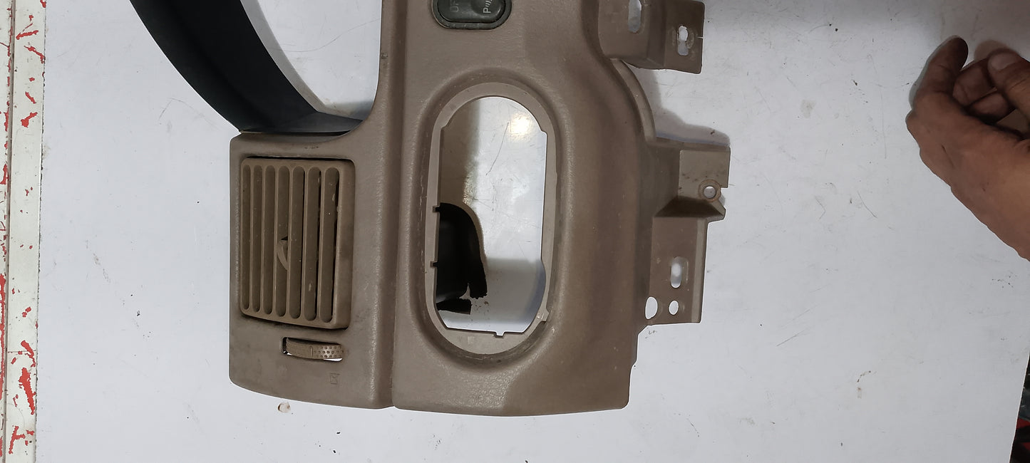 Center frame w/AC VENT