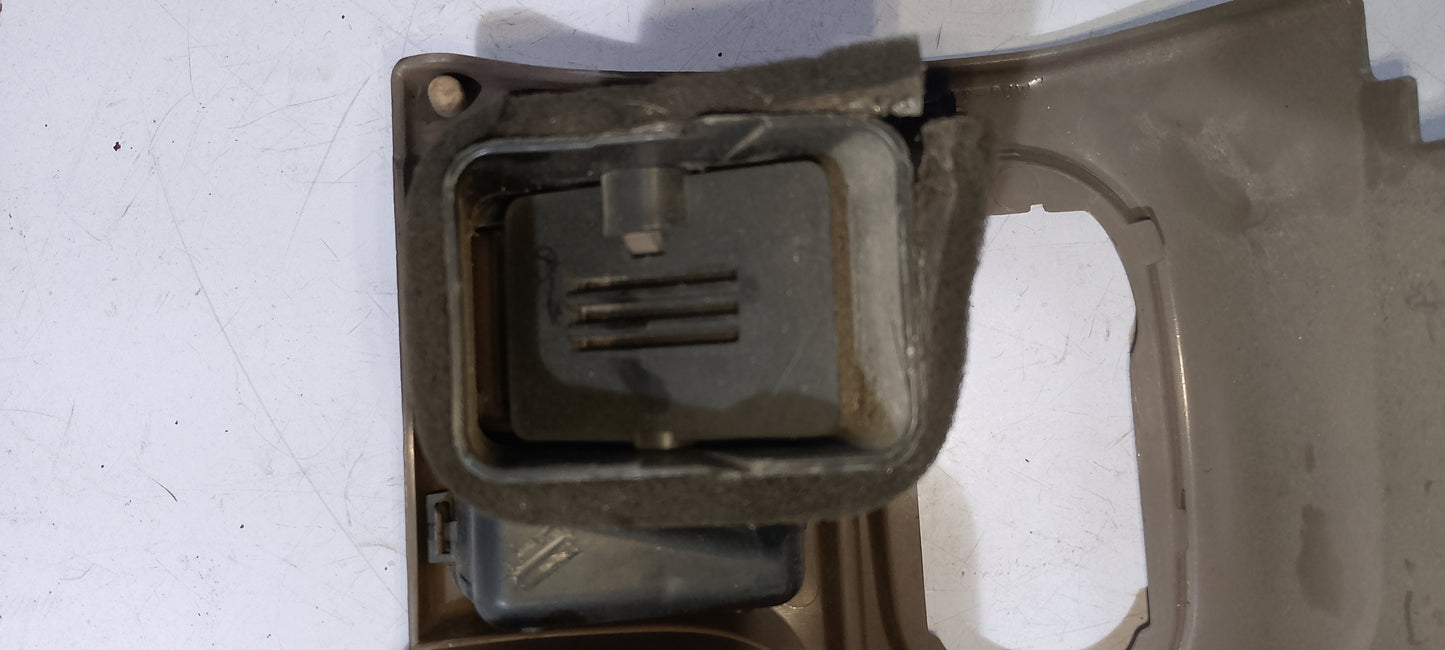 Center frame w/AC VENT