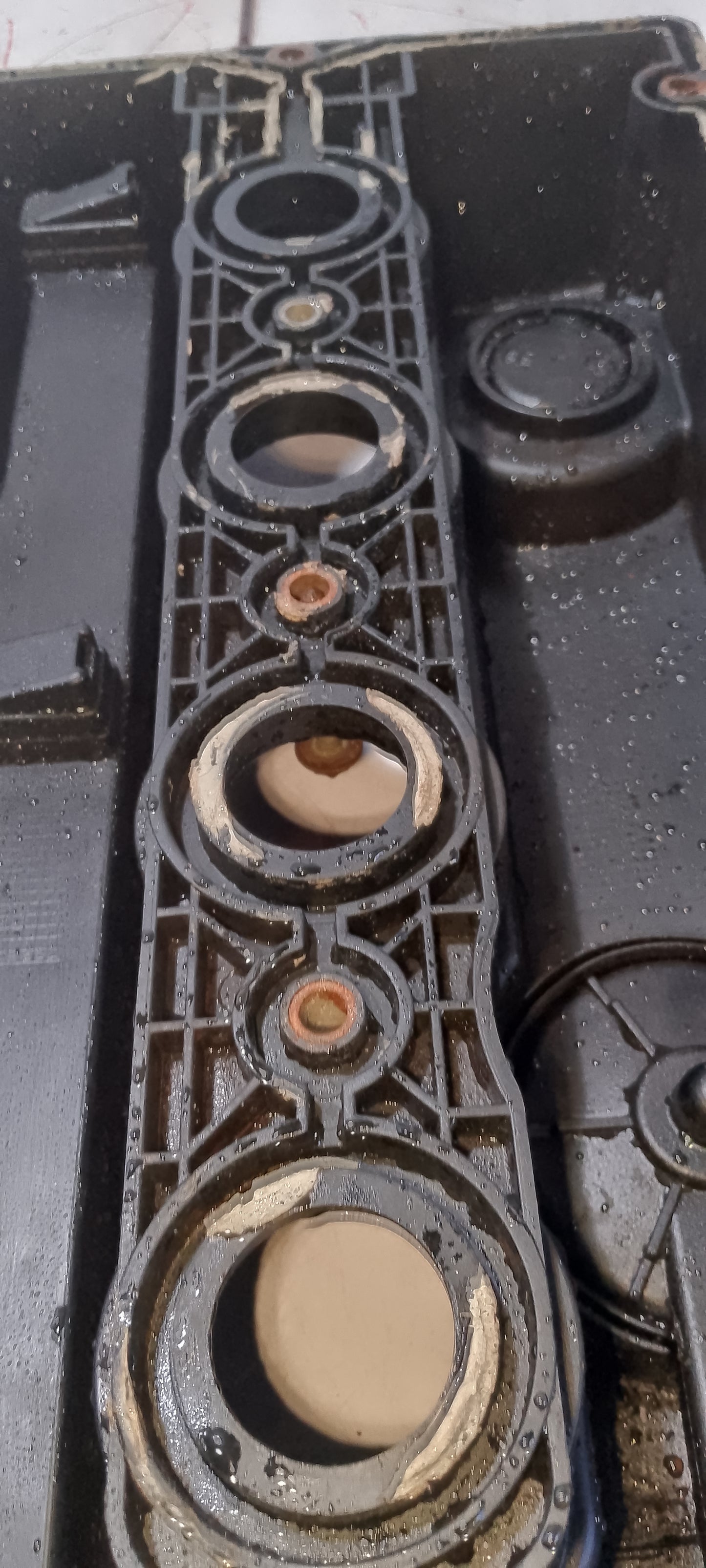 Valve cover|Chevrolet Cruze