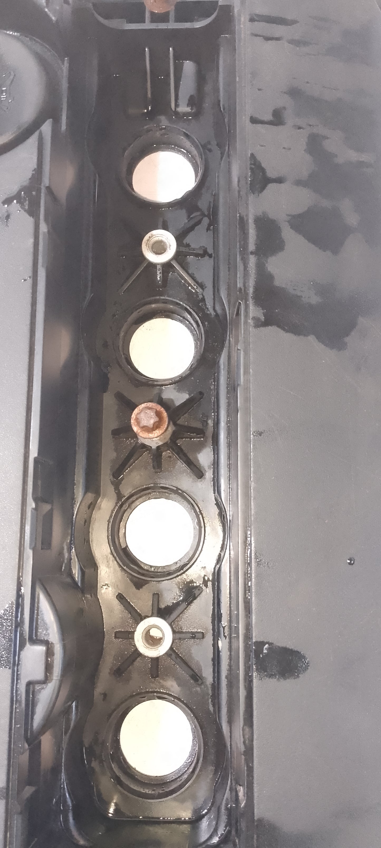 Valve cover|Chevrolet Cruze