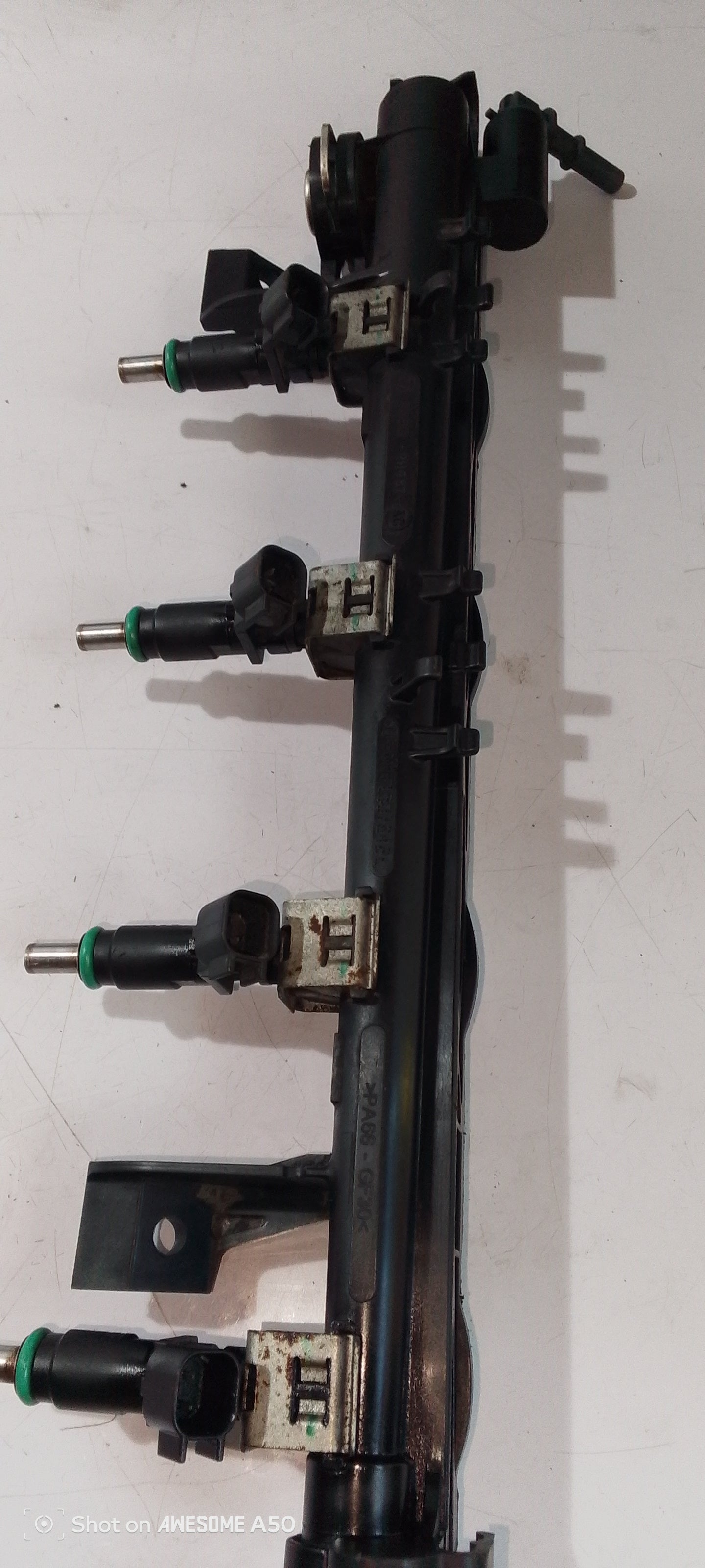 Fuel rail w/injector