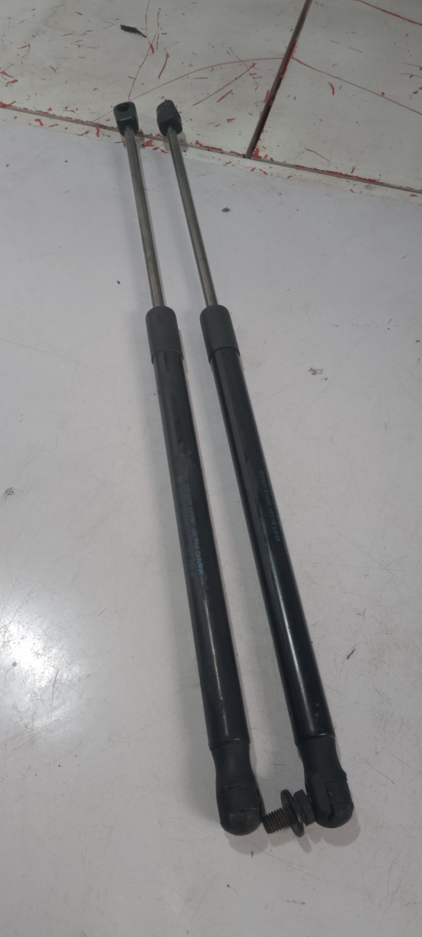 Tail Gate Hydraulic | Ford Ecosport