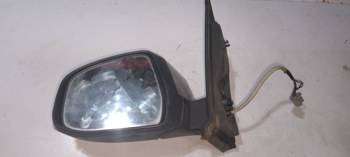 Side Mirror | Driver Side | Focus