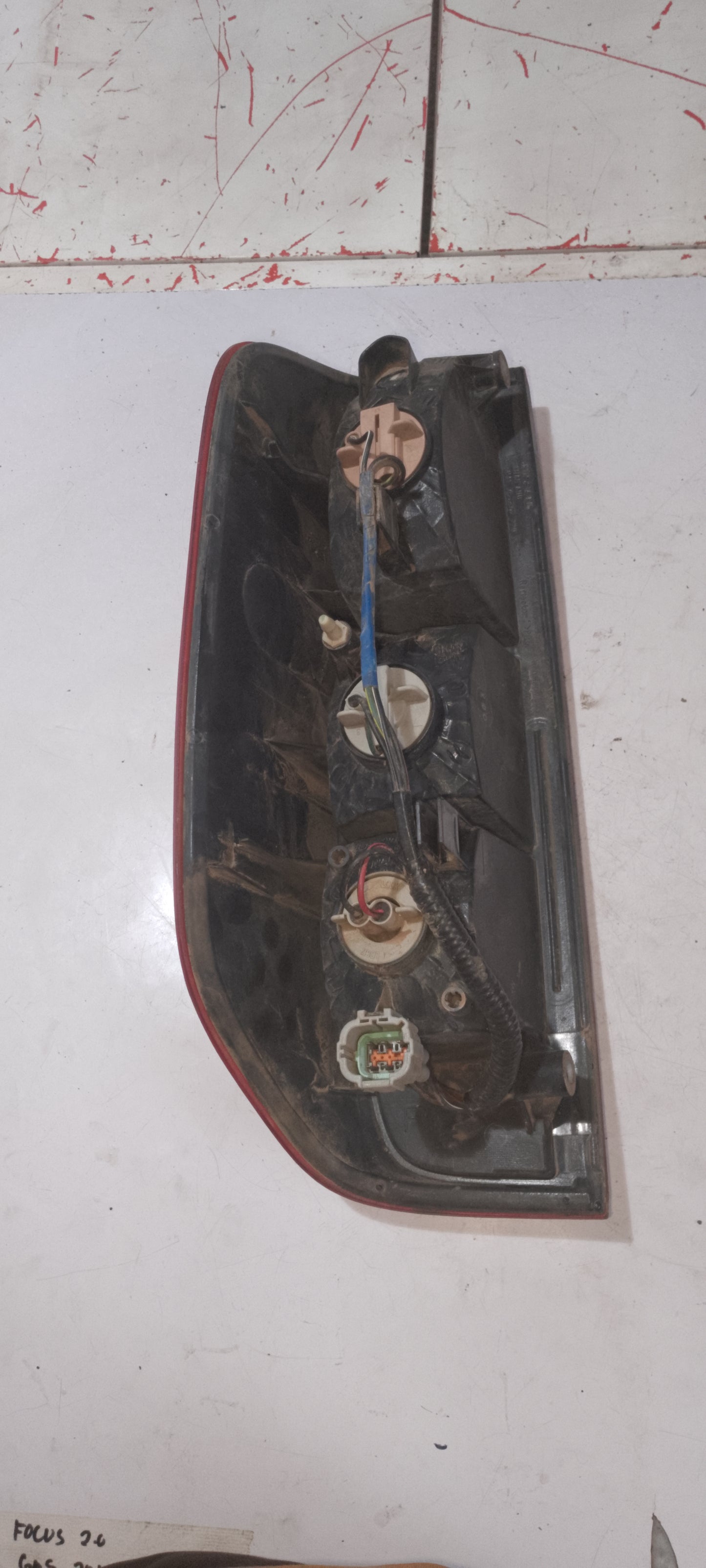 Tail Light | Passenger Side | Nissan Navarra