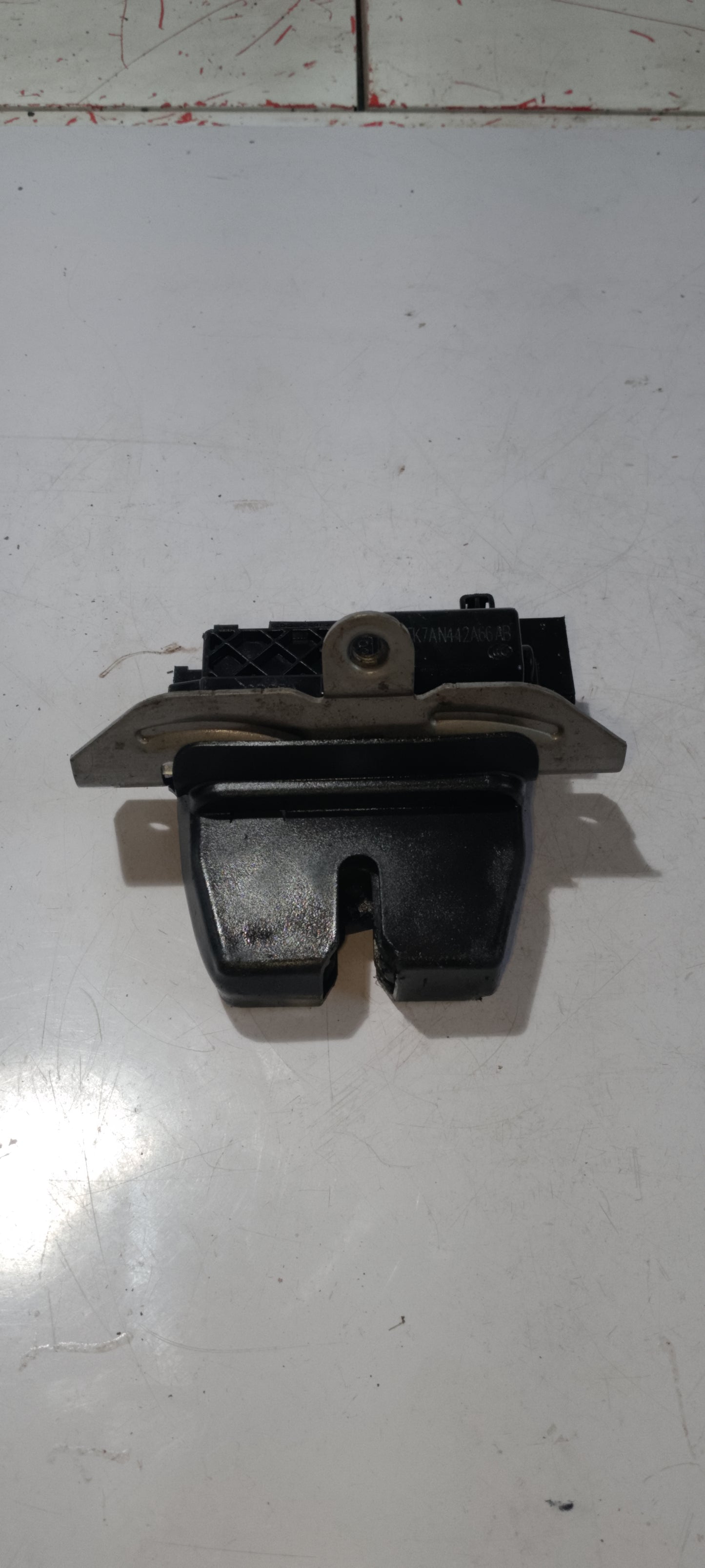Trunk Lock | Ford Everest 2017