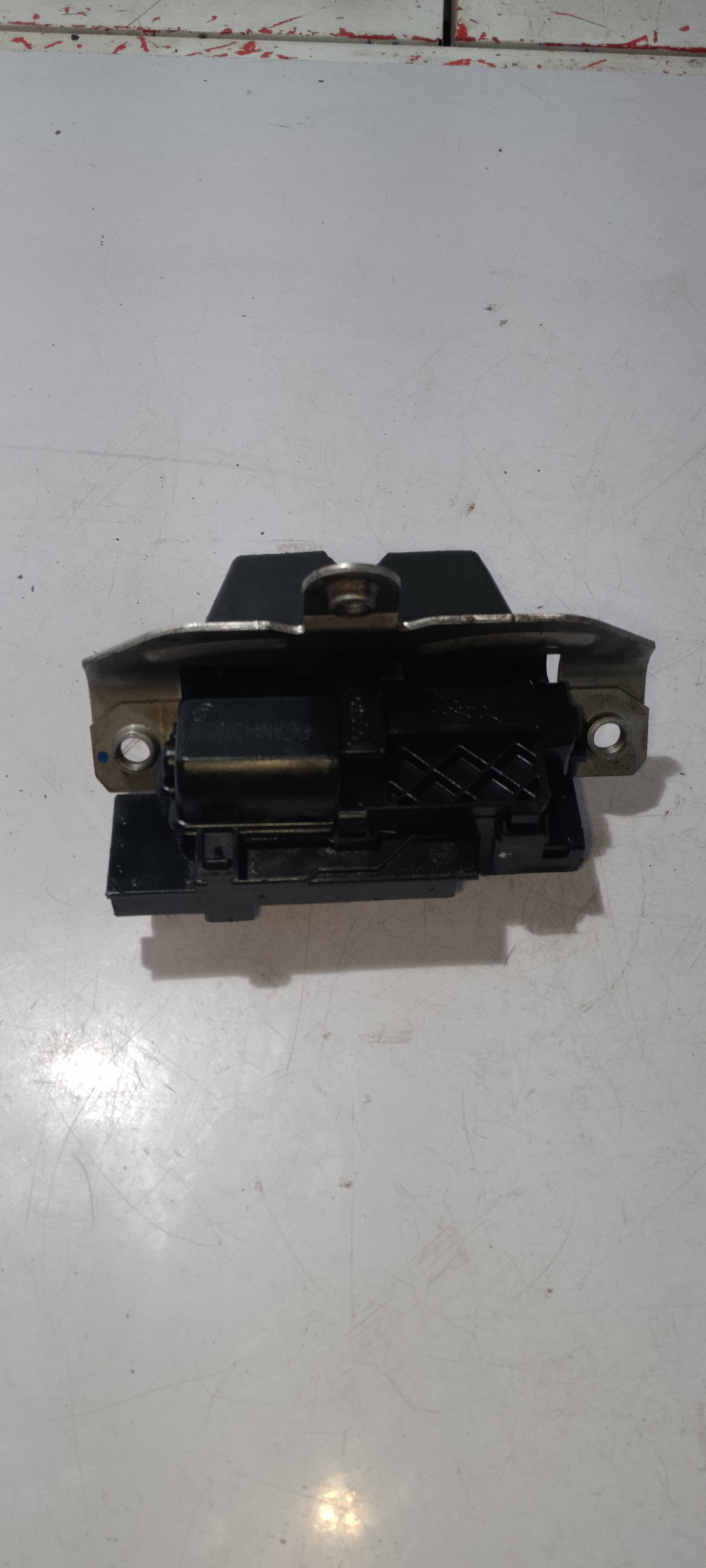 Trunk Lock | Ford Everest 2017