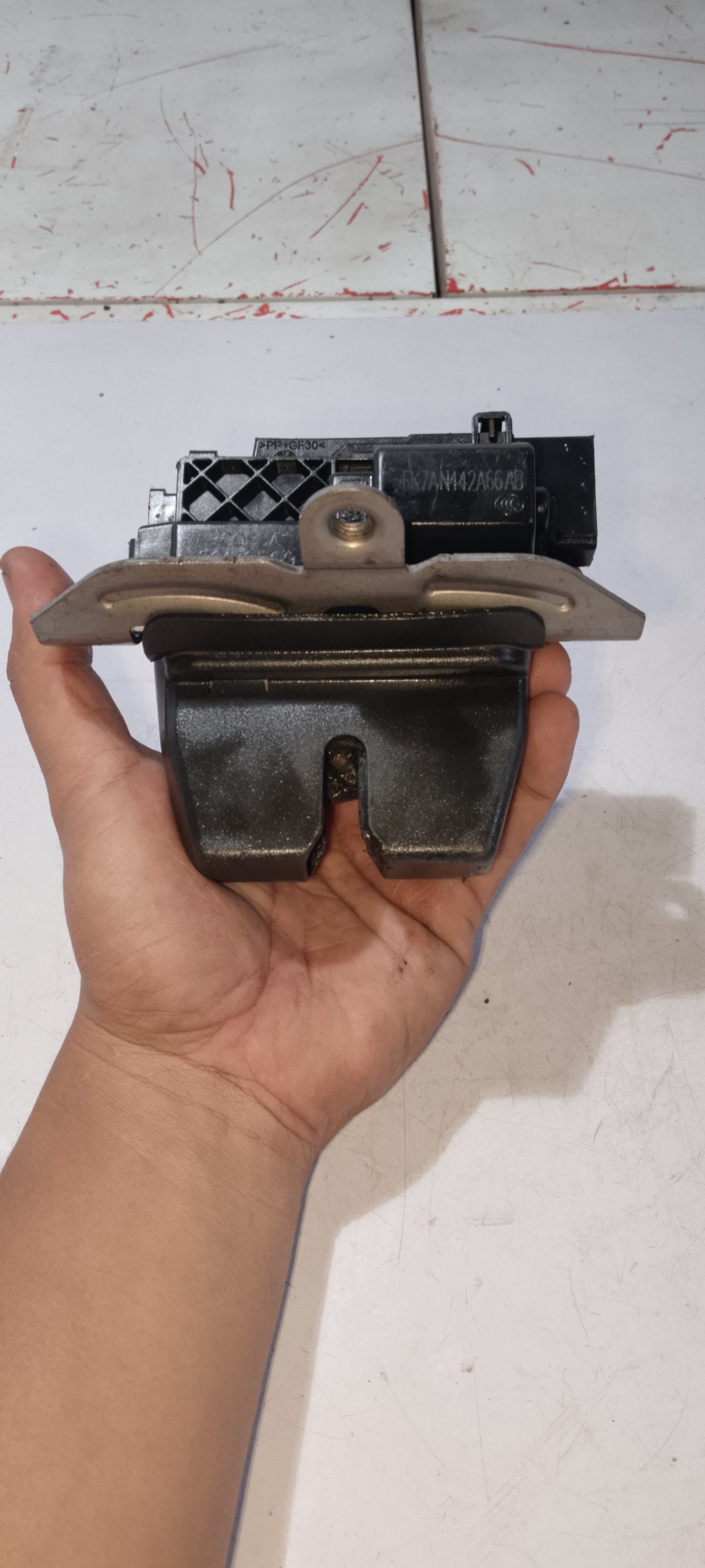 Trunk Lock | Ford Everest 2017