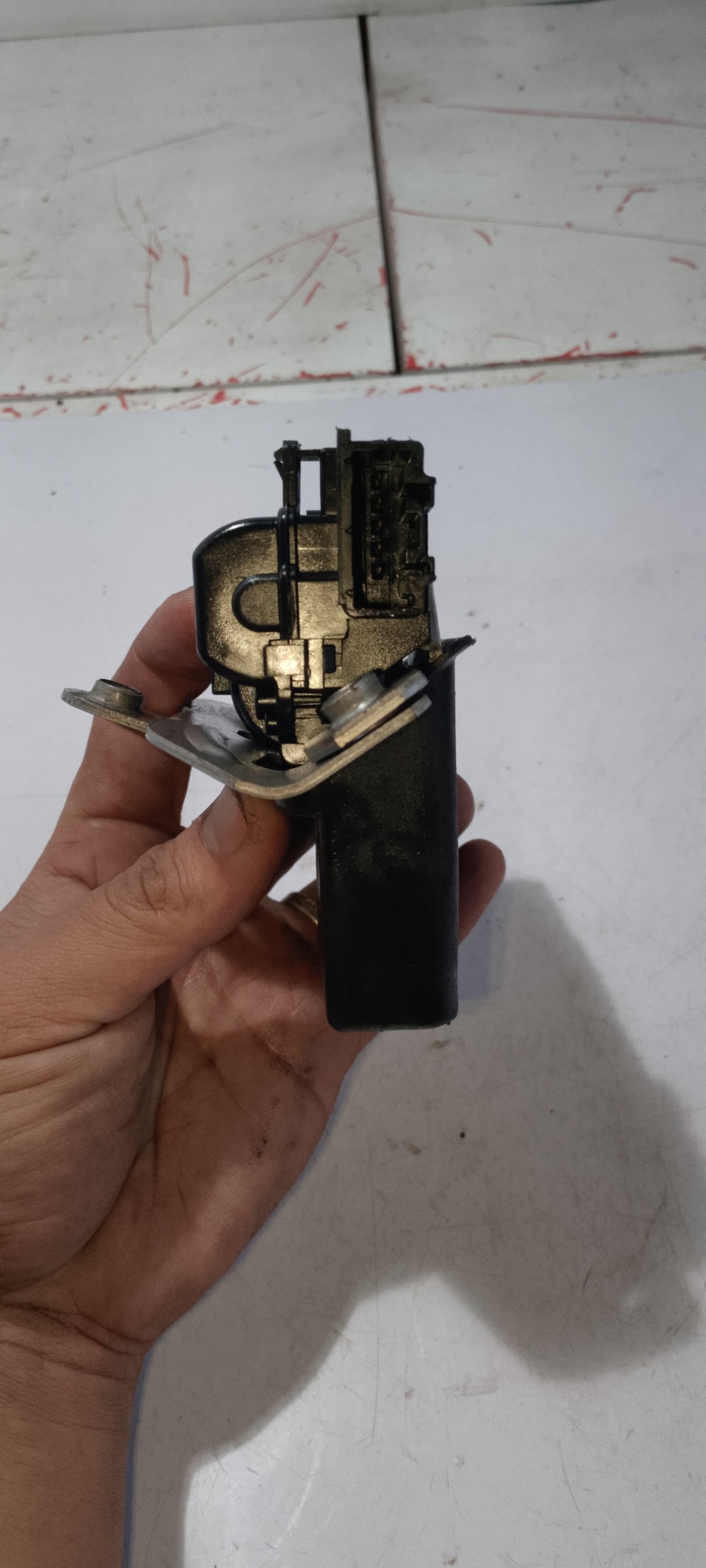 Trunk Lock | Ford Everest 2017