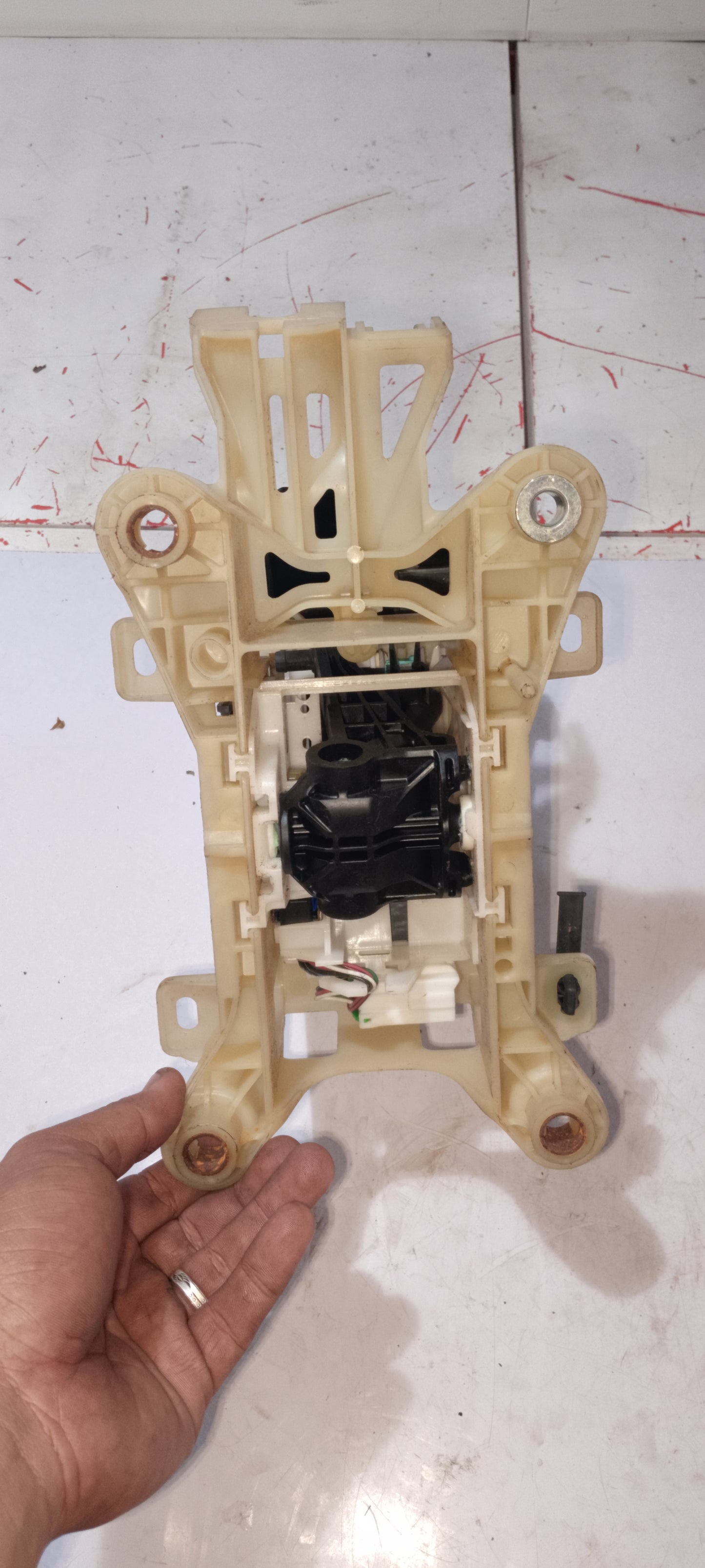 Shifter Assembly | Mitsubishi Mirage